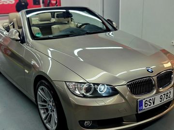 325i E93 cabrio 6V 3.0 skvělé