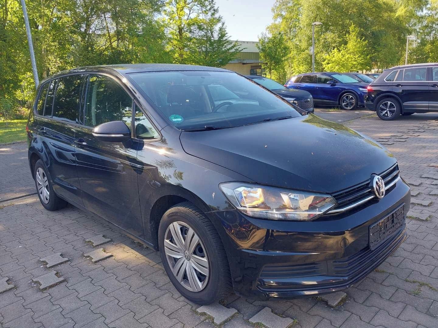 Volkswagen Touran, 1.2 Tsi 81KW VYHŘ. SEDAD TAŽNÉ