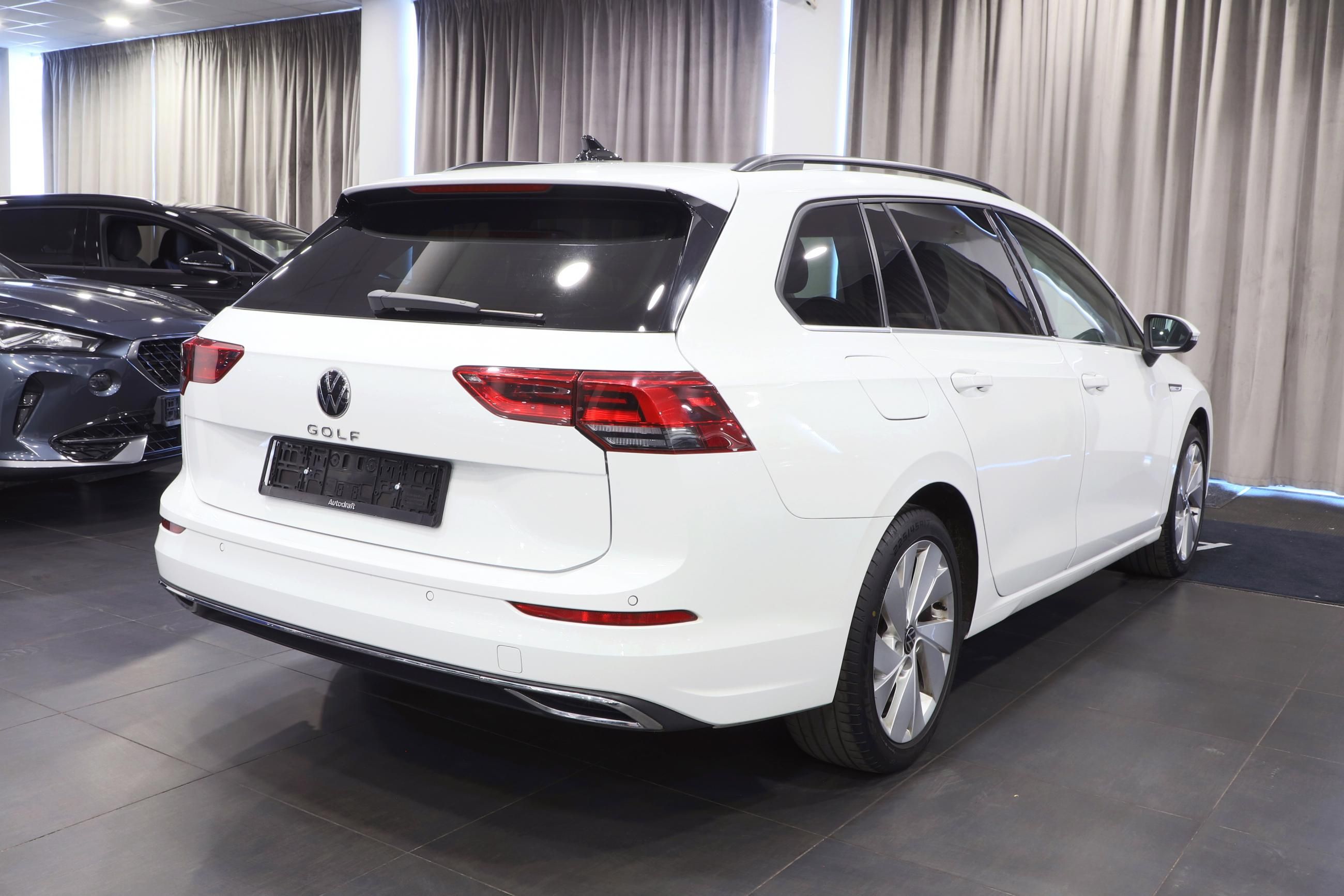 Volkswagen Golf Variant, 2.0 TDI 110kW DSG / ALU 17'' - fotka 3