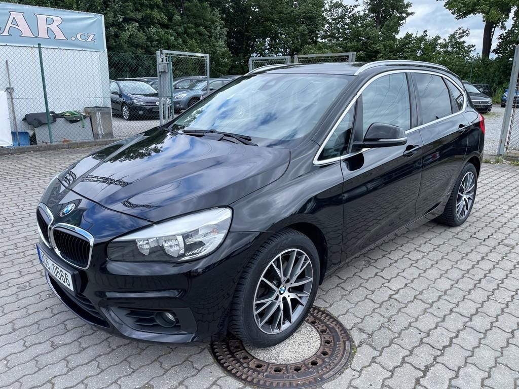 BMW Řada 2, 218i 100 kW navigace