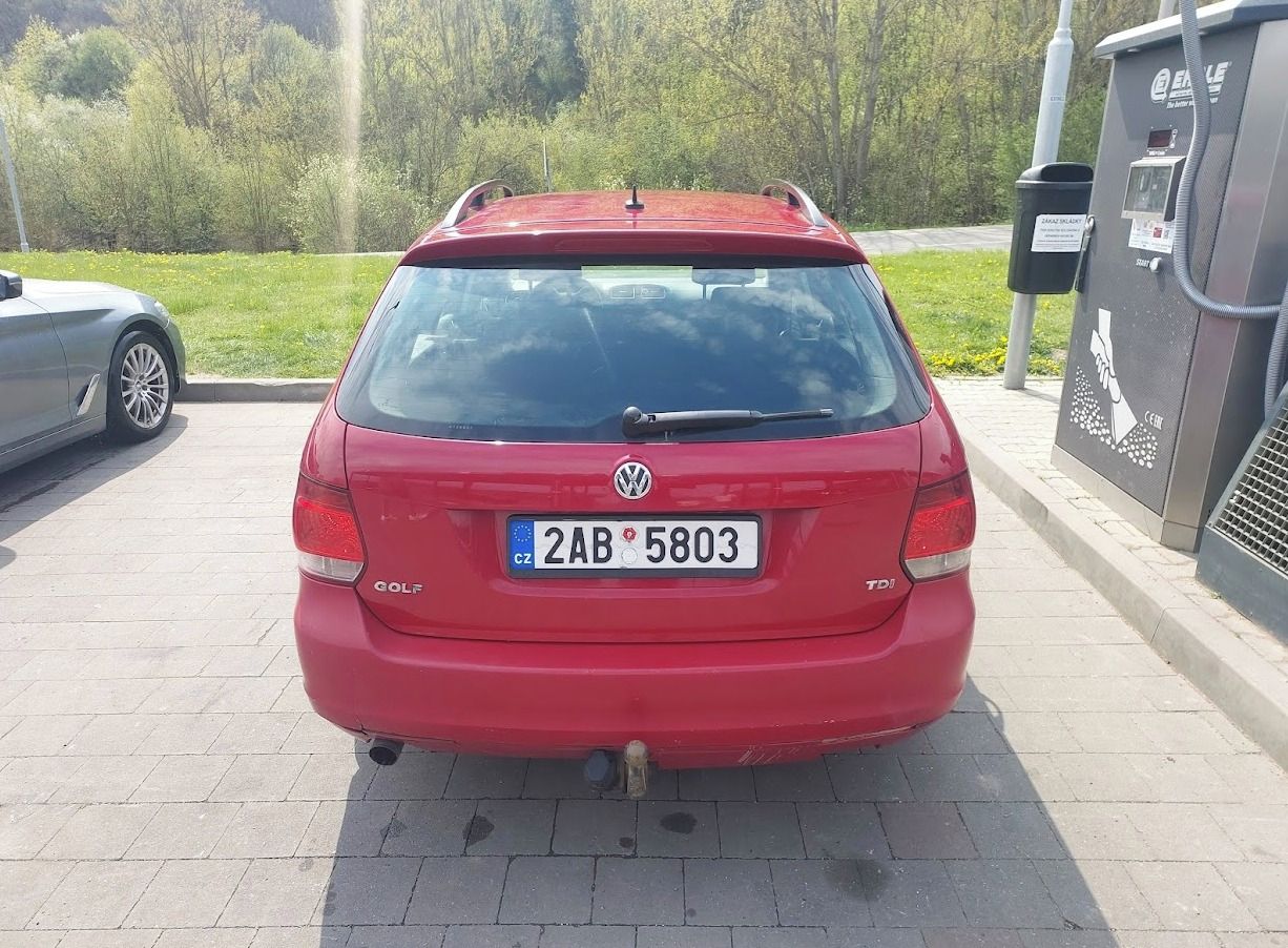 Volkswagen Golf Variant, 1.6 TDI, 77 kW - fotka 4