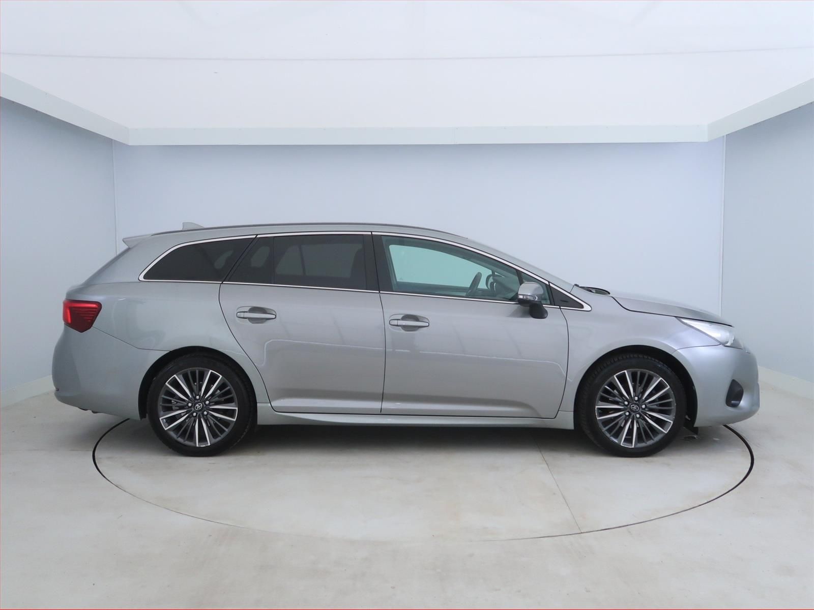 Toyota Avensis, 1.8 Valvematic, Kůže - fotka 6
