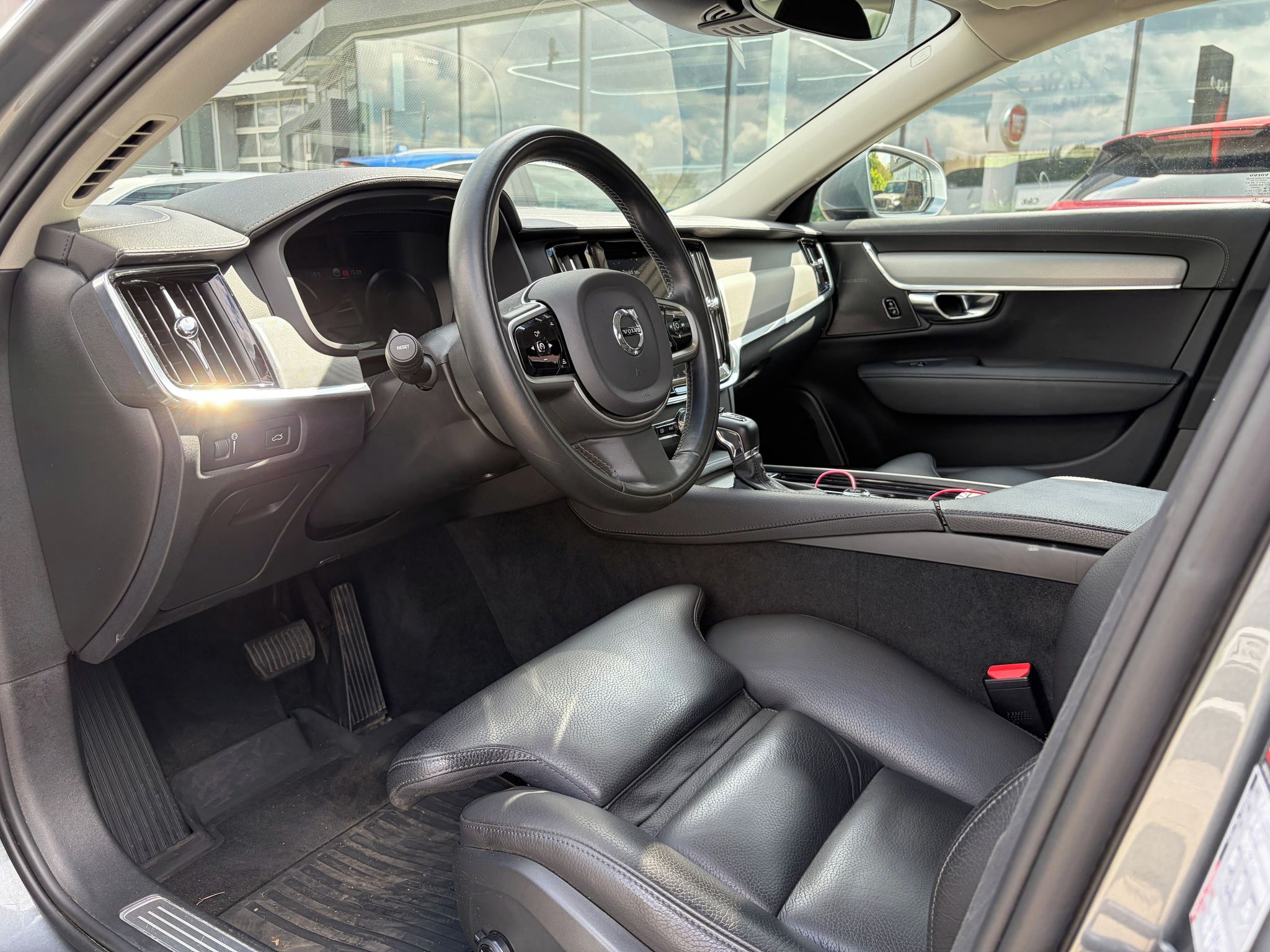 Volvo V90, 2.0 D4 INCRIPTION 140kW AT - fotka 5