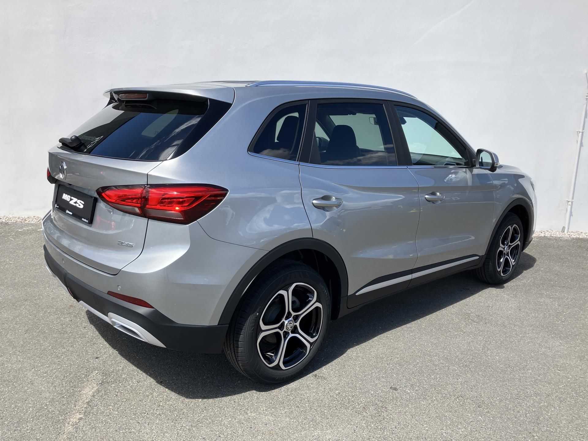 MG ZS, 1.5 VTi / 85 kW ELEGANCE - fotka 4