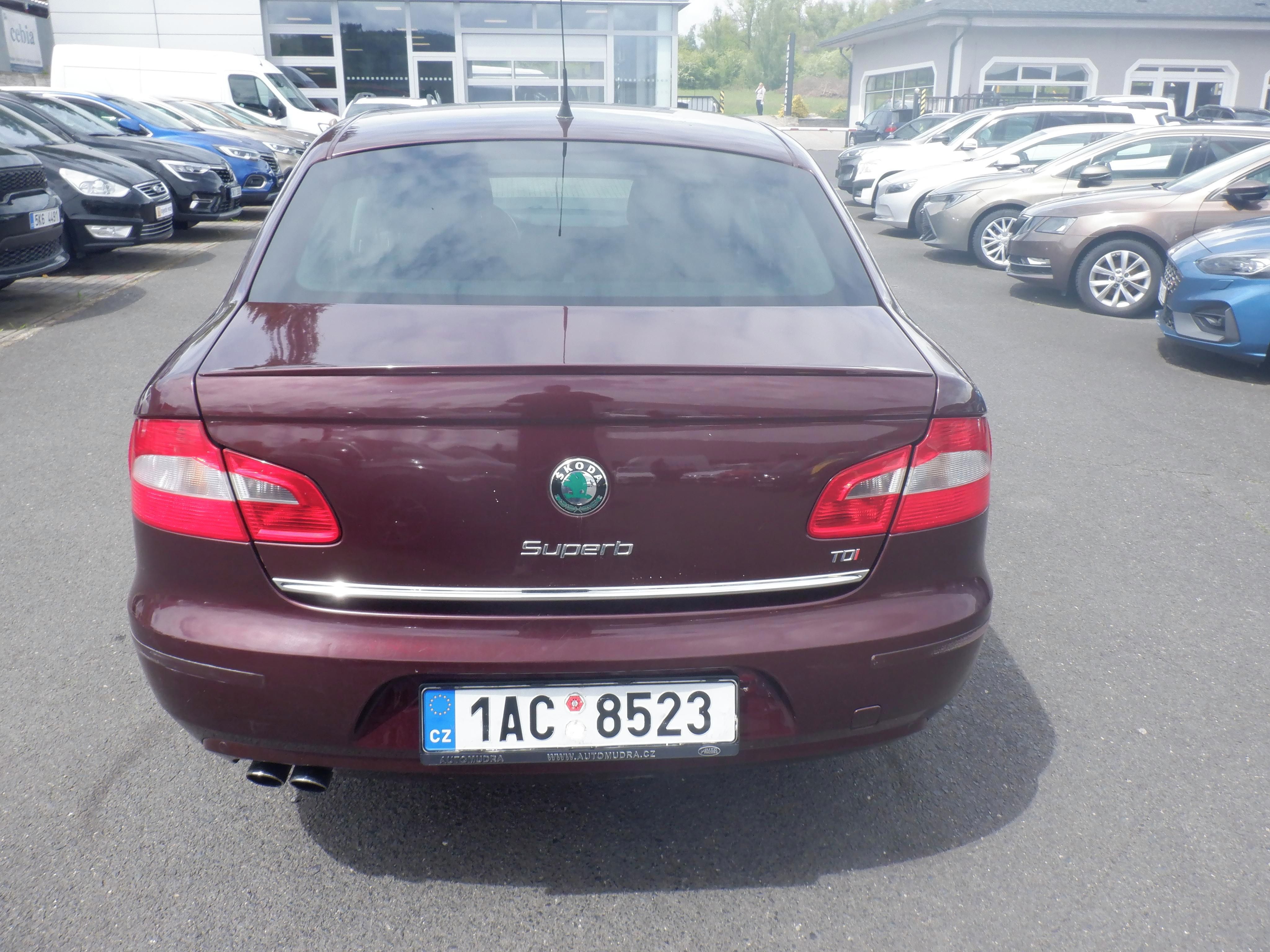 Škoda Superb, 2.0 TDI DSG Elegance - fotka 6