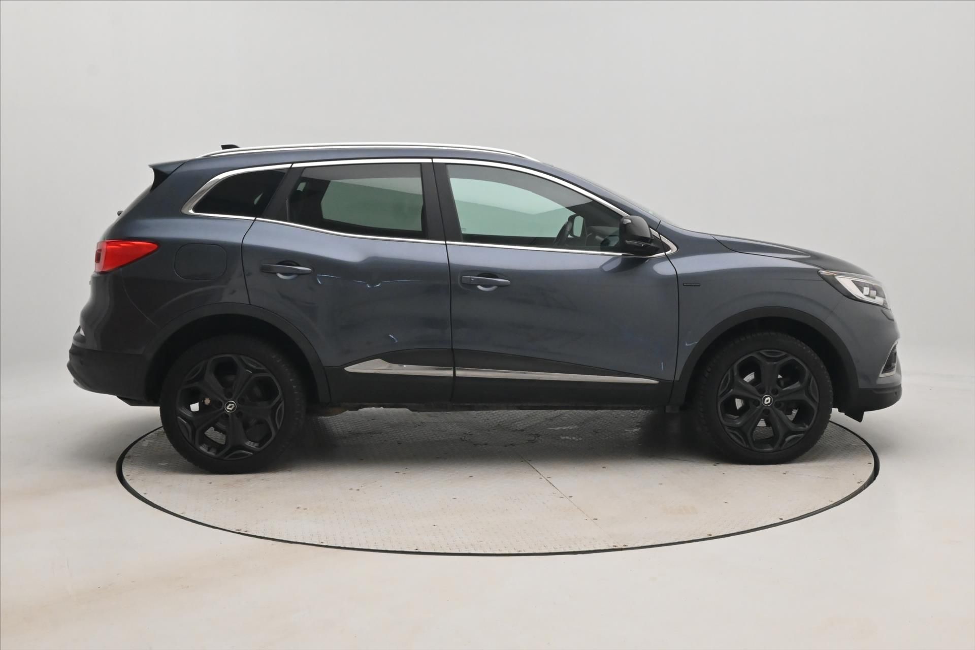 Renault Kadjar, 1,7 Blue dCi 110 kW 4x4 Black - fotka 4