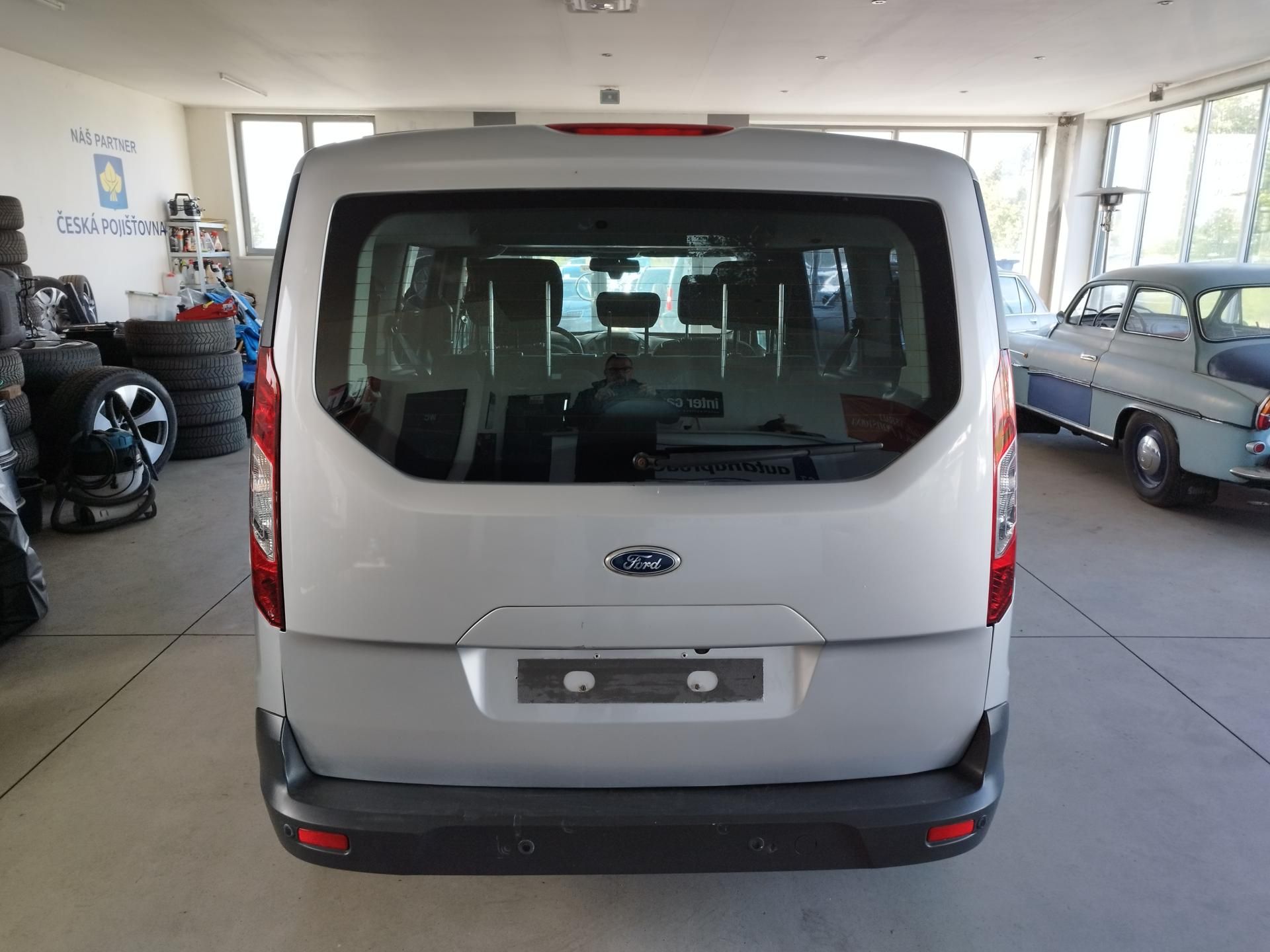 Ford Tourneo Connect, 1.6TDCI,85kW,7-MÍST - fotka 6