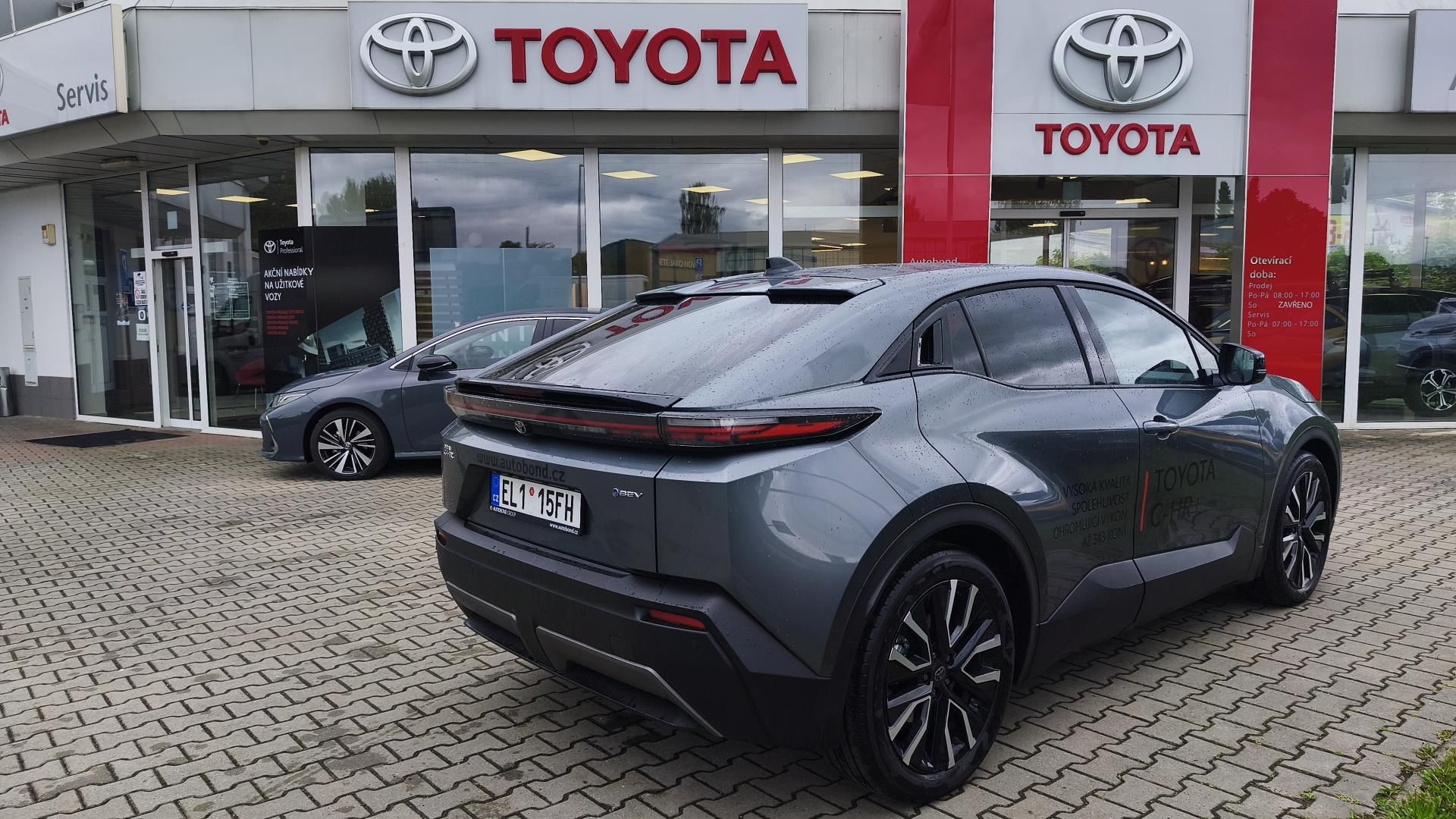Toyota C-HR, BEV 224 4X2 STYLE + Dynamic - fotka 4