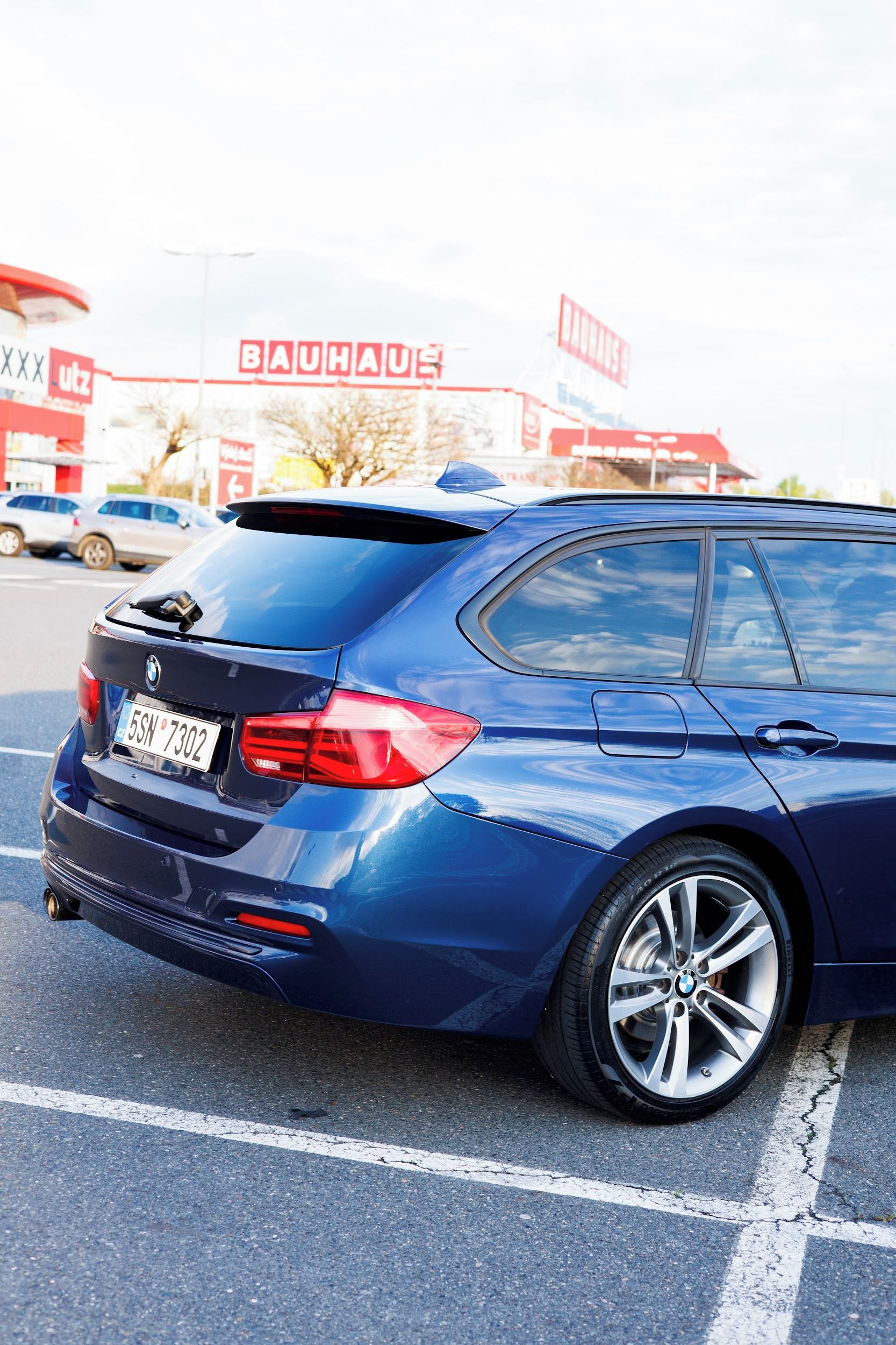 BMW Řada 3, BMW 320d F31 PANORAMA Harman - fotka 4
