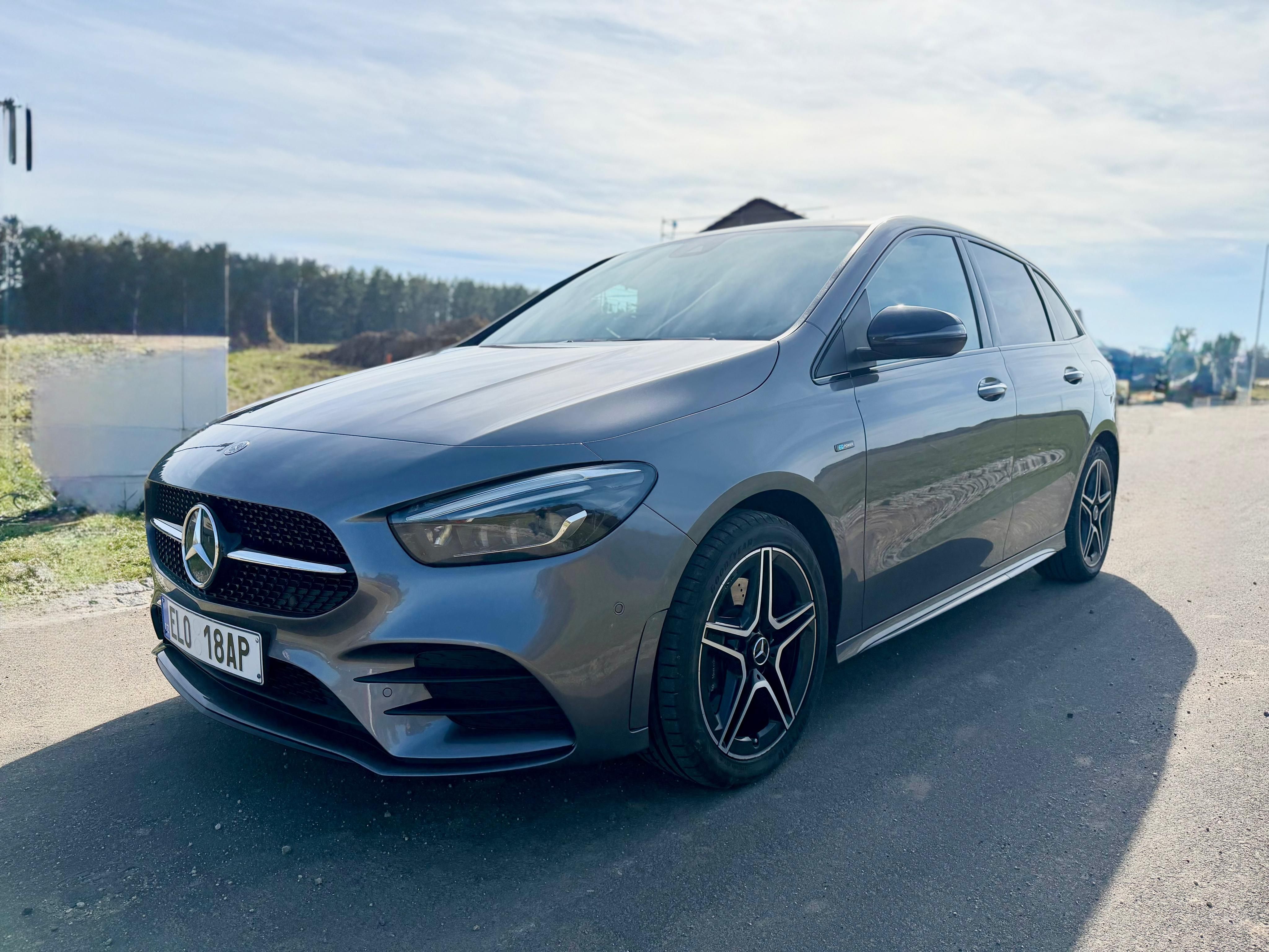 Mercedes-Benz Třídy B, Mercedes-Benz B 250e AMG Line