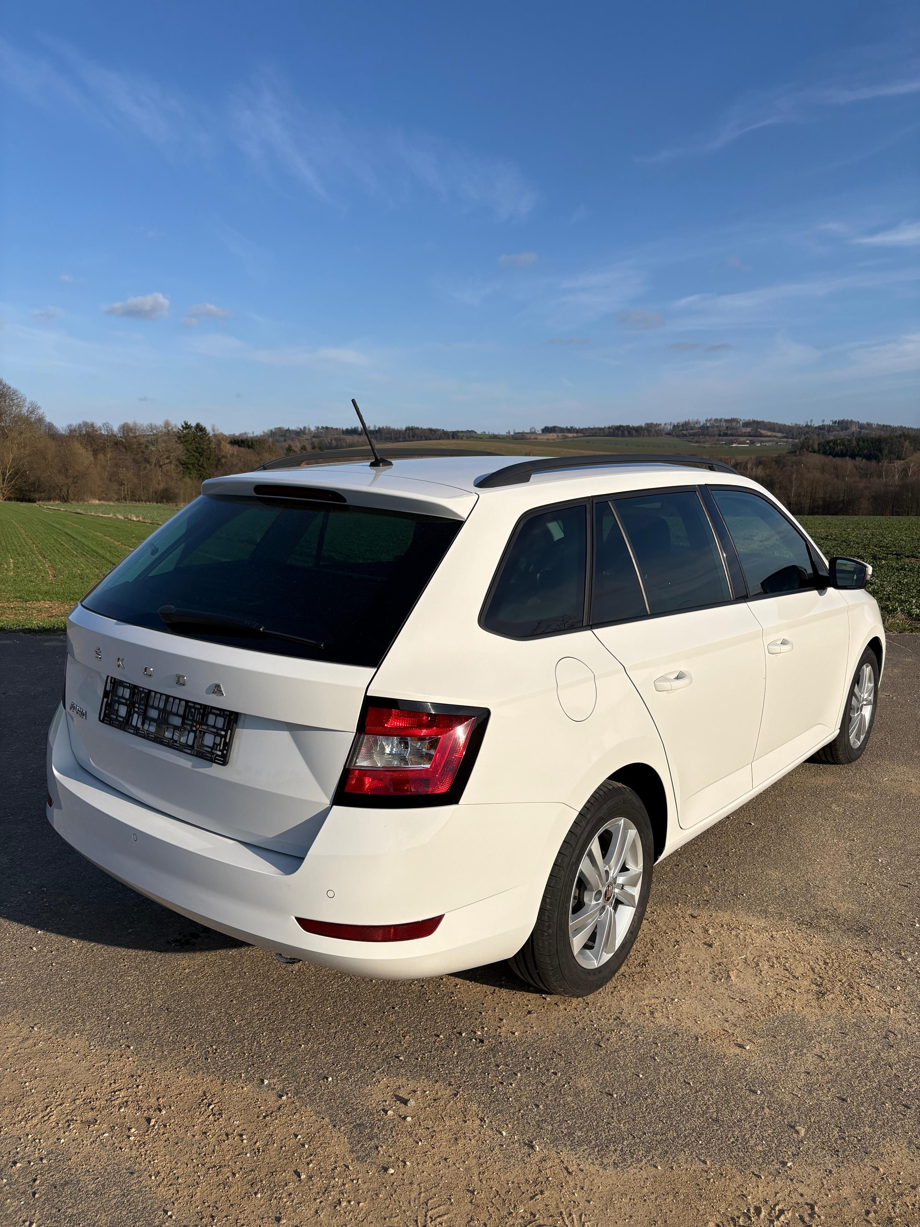Škoda Fabia, ŠKODA FABIE COMBI TOUR - fotka 2