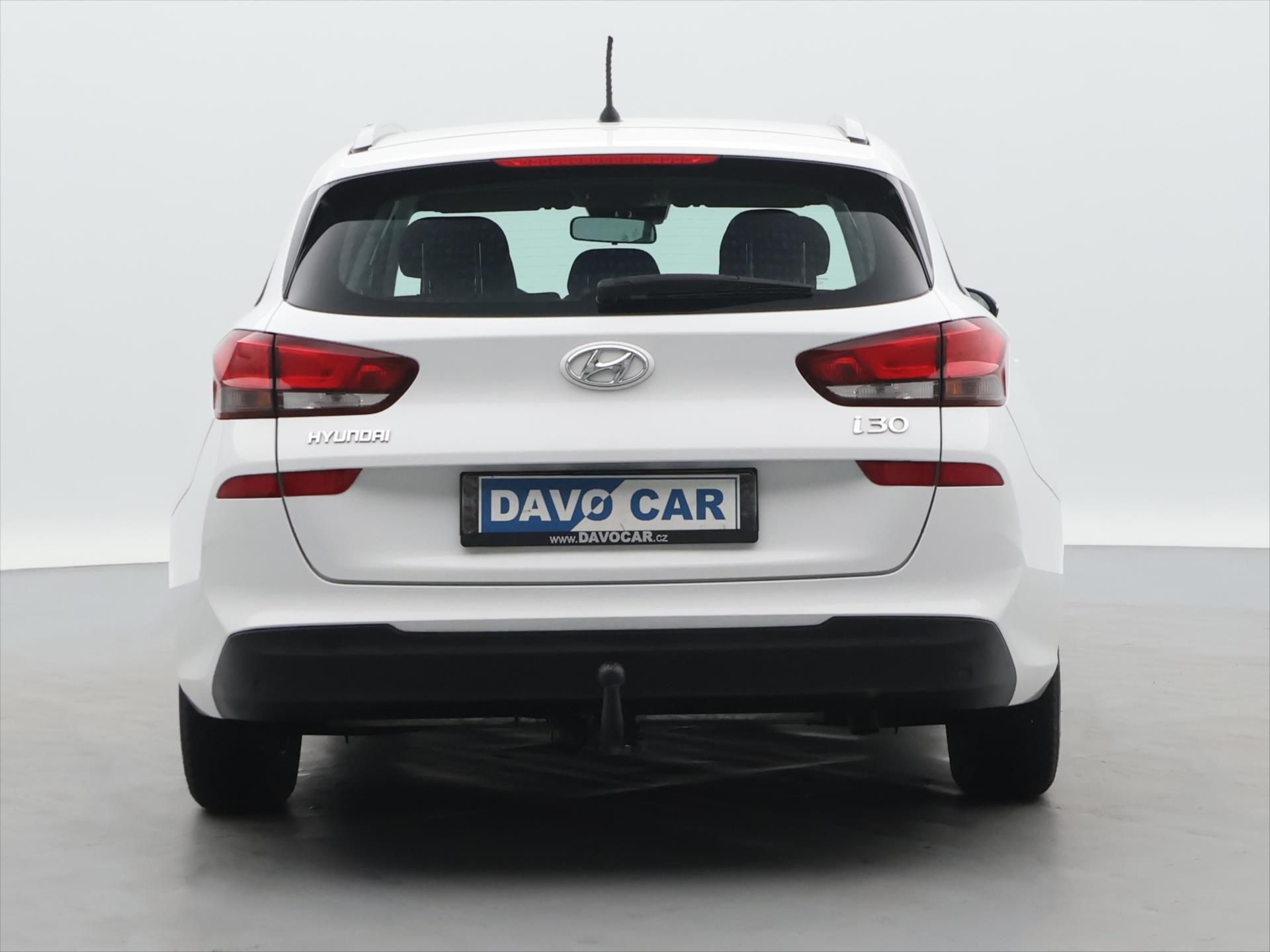 Hyundai i30, 1,6 CRDi 81kW Trikolor CZ - fotka 6