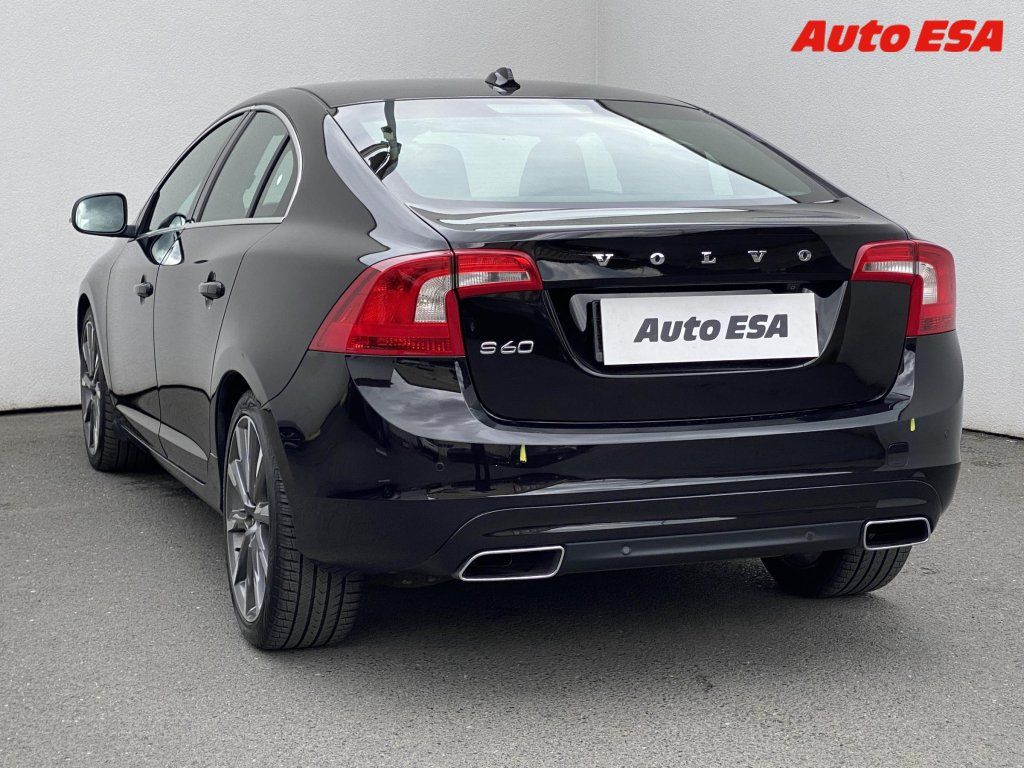 Volvo S60, 2.4,Summum - fotka 6