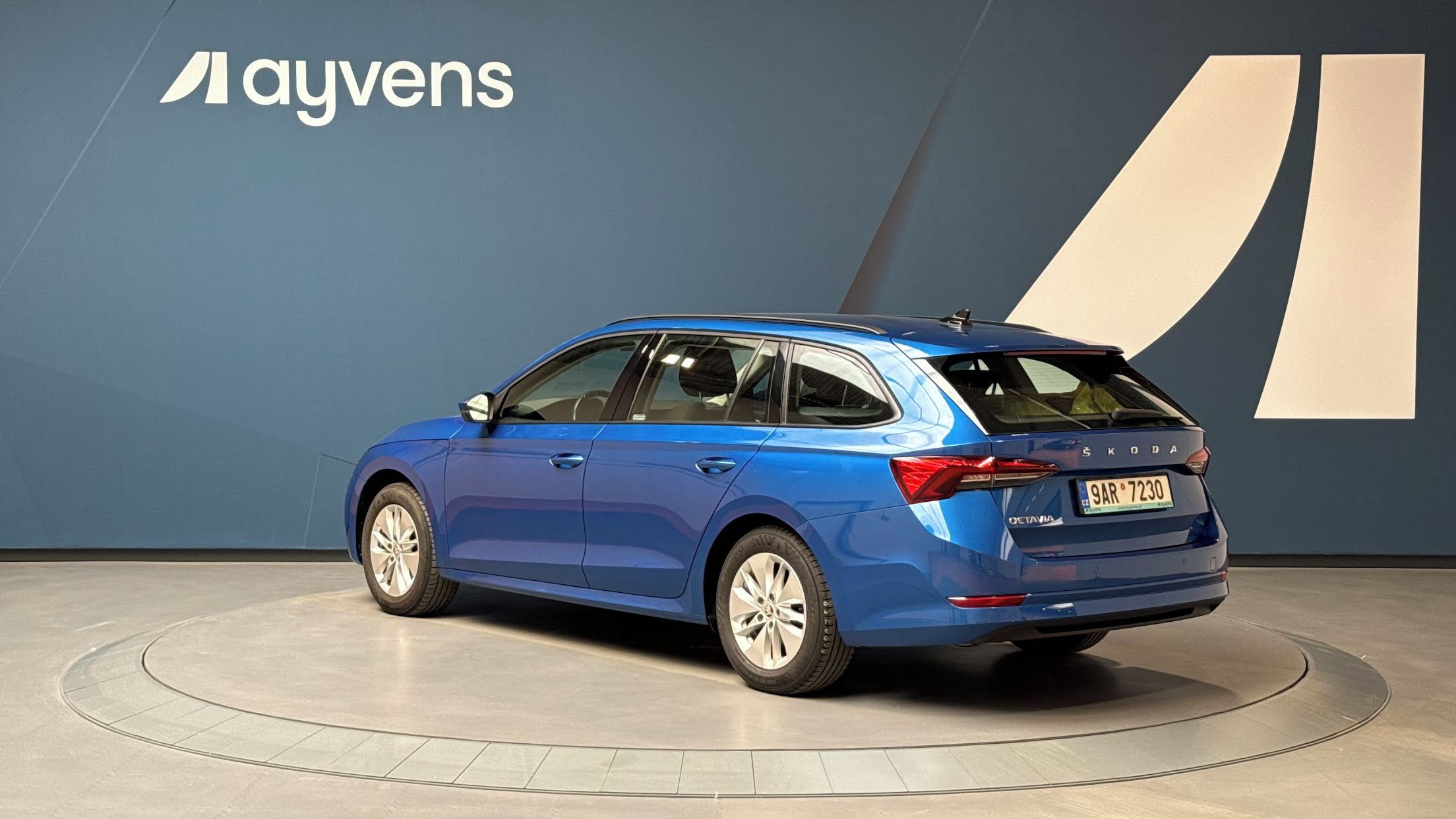 Škoda Octavia, 2.0 TDI 85kW Ambition Combi - fotka 3