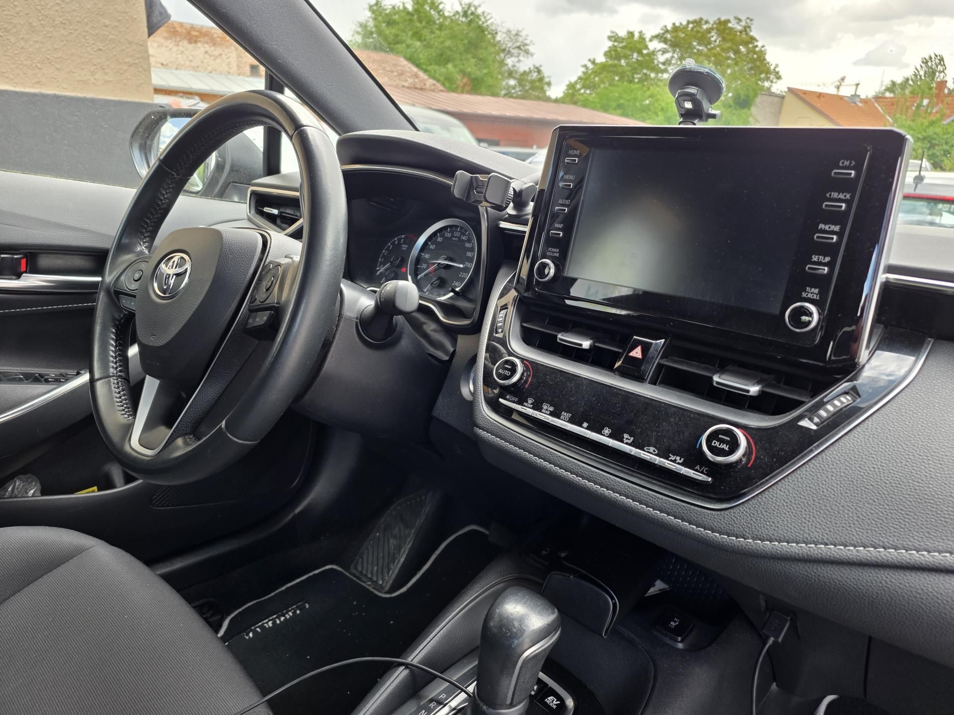 Toyota Corolla, 1.8-HYBRID-KAMERA-AUT.KLIMA - fotka 2