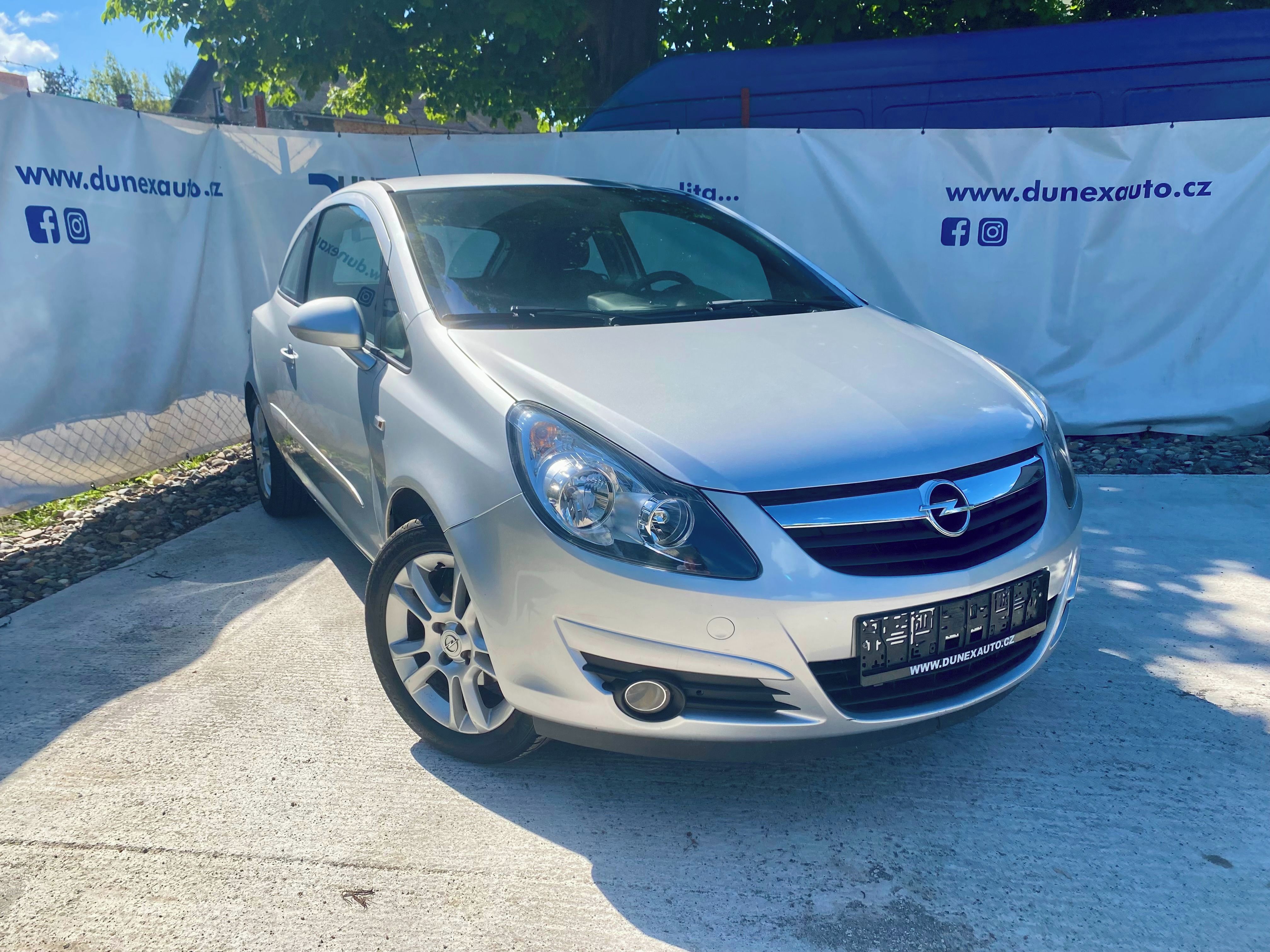 Opel Corsa, 1.4, 66kW, SERVISOVÁNO