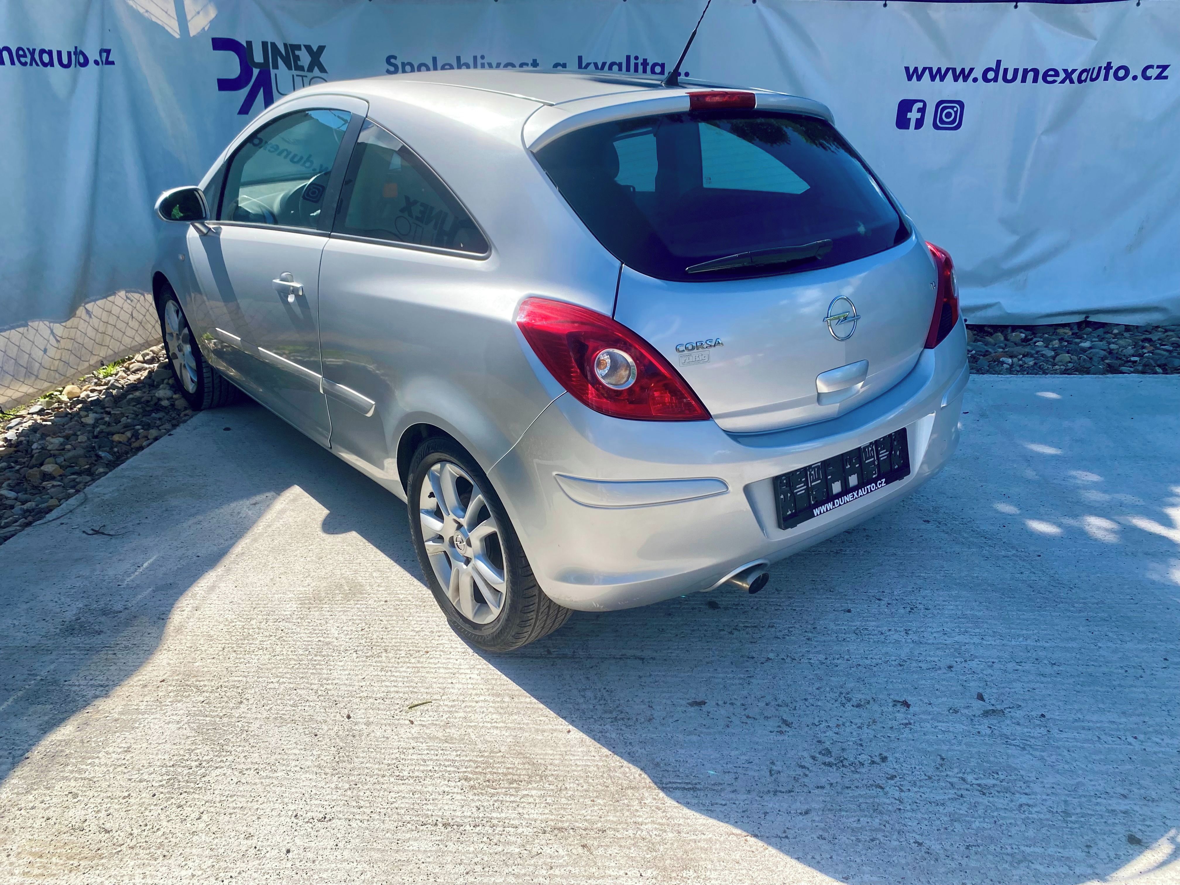 Opel Corsa, 1.4, 66kW, SERVISOVÁNO - fotka 3