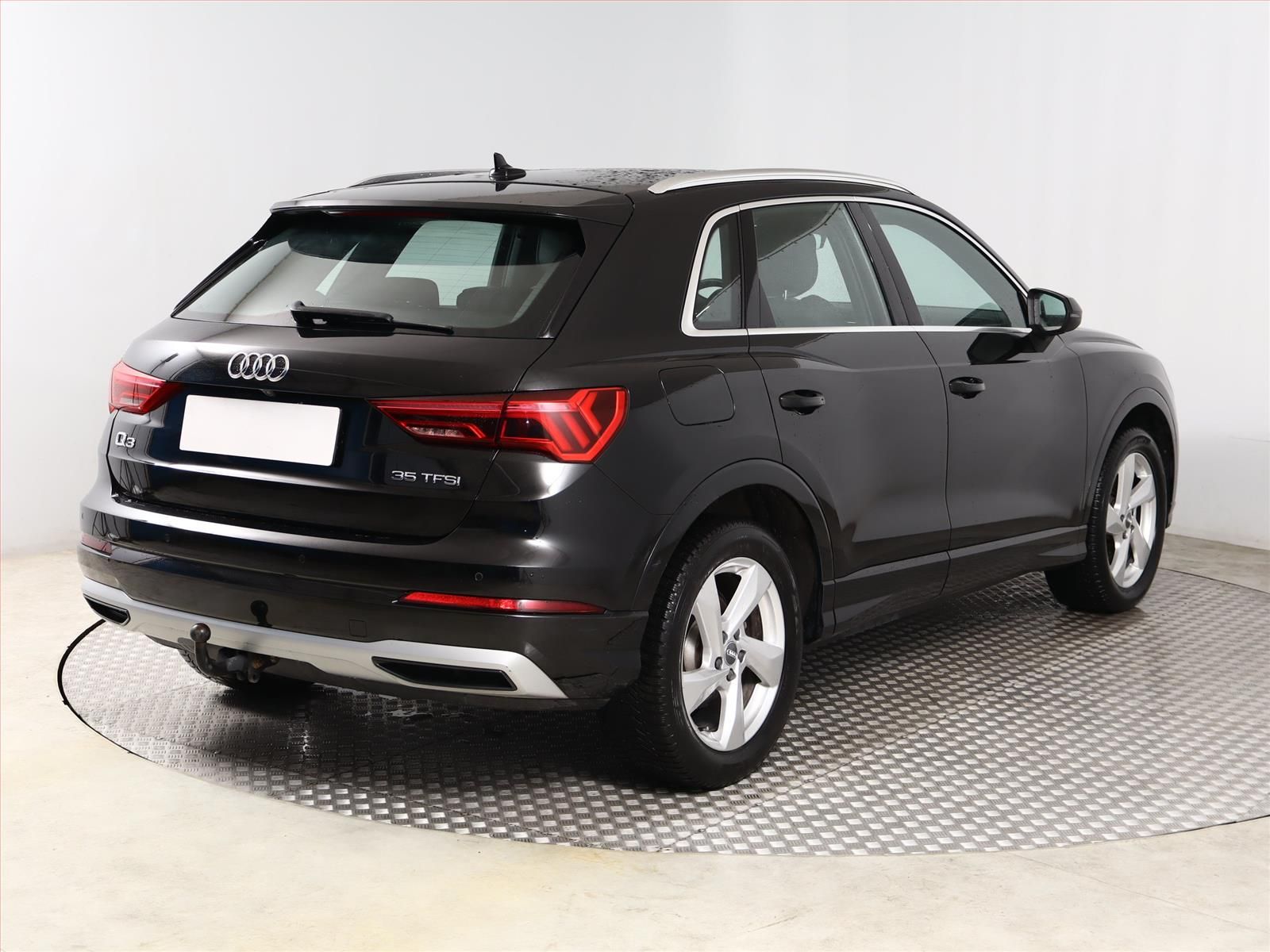 Audi Q3, 35 TFSI, S line, Automat, ČR - fotka 5