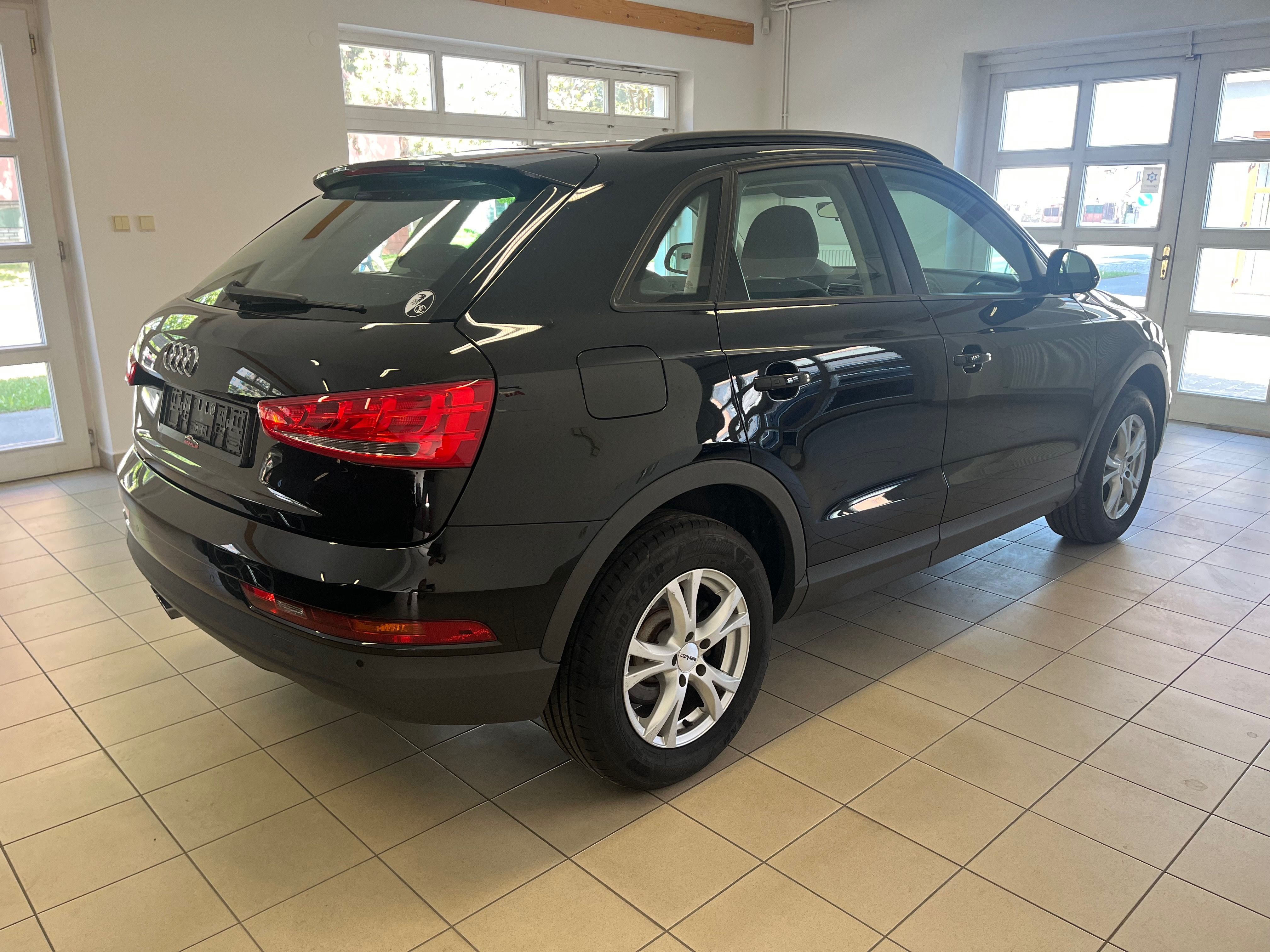 Audi Q3, 1,4 TFSI S-tronic - fotka 5