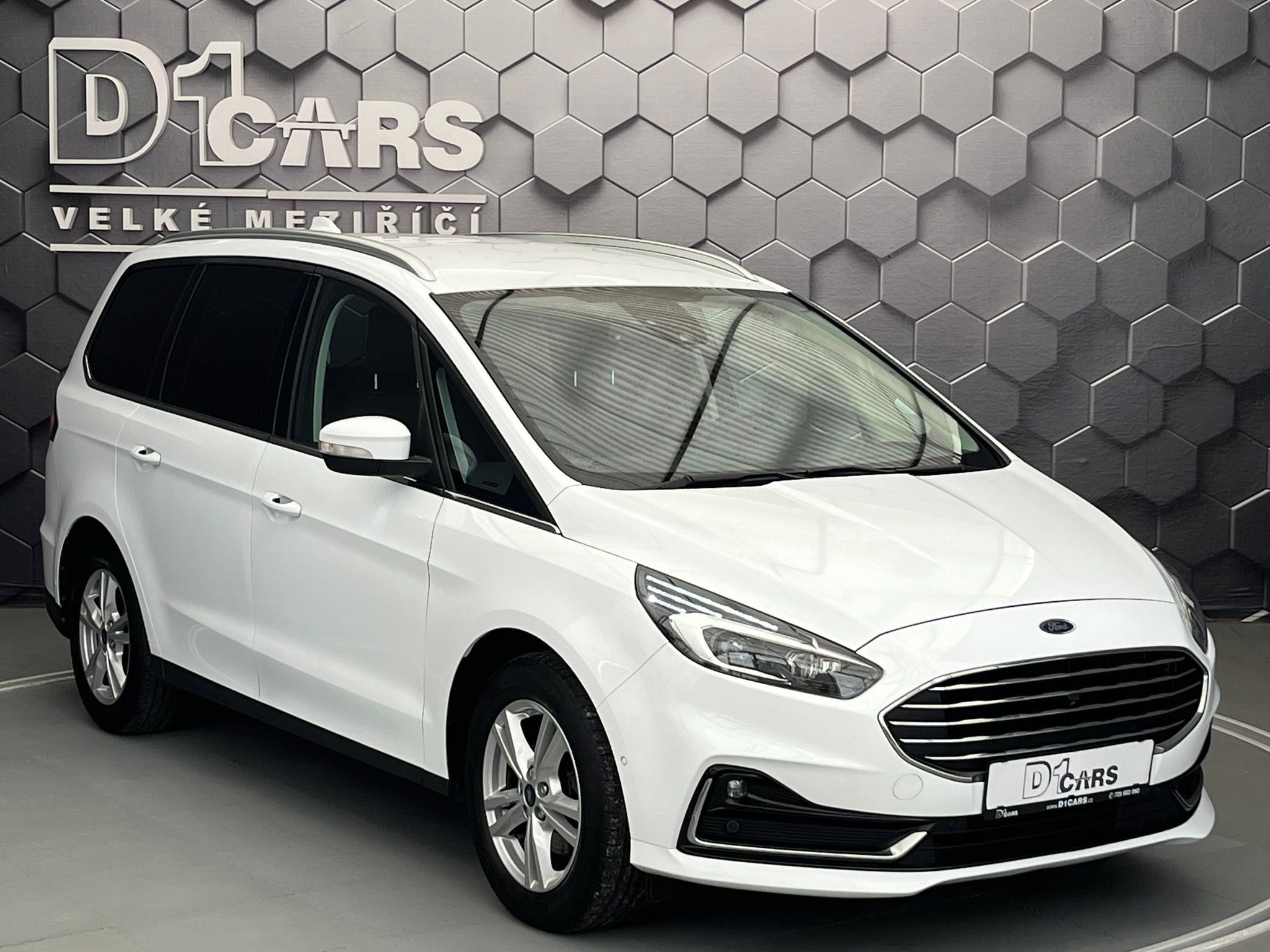 Ford Galaxy, 2.5 FHEV TITANIUM 7 míst LED - fotka 6