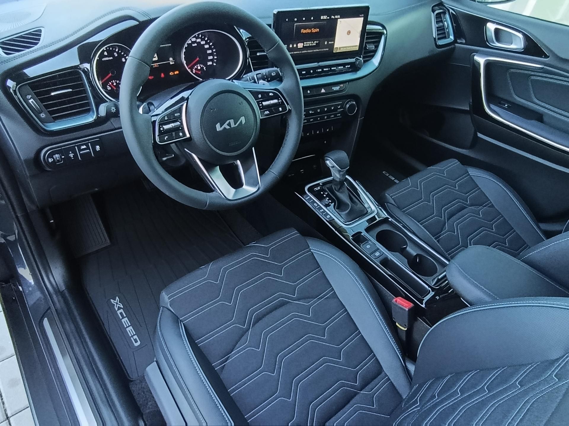 Kia XCee´d, 1,6 T-GDi 7DCT STEEL EDITION - fotka 4