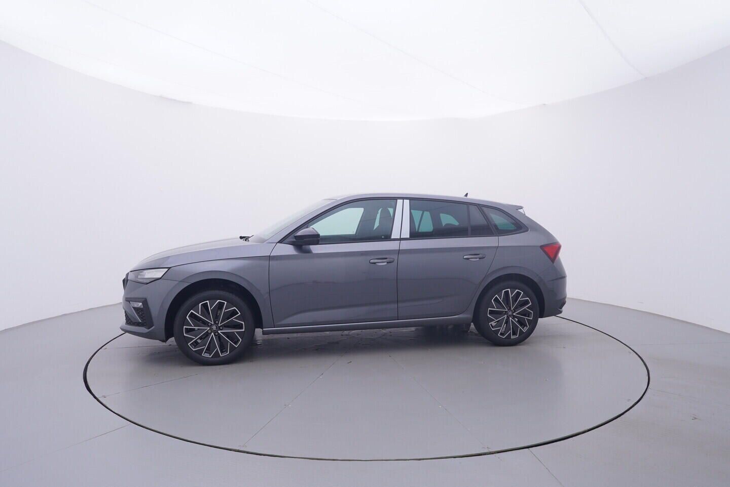 Škoda Scala, Dynamic 1,0 TSI 85 kW - fotka 2