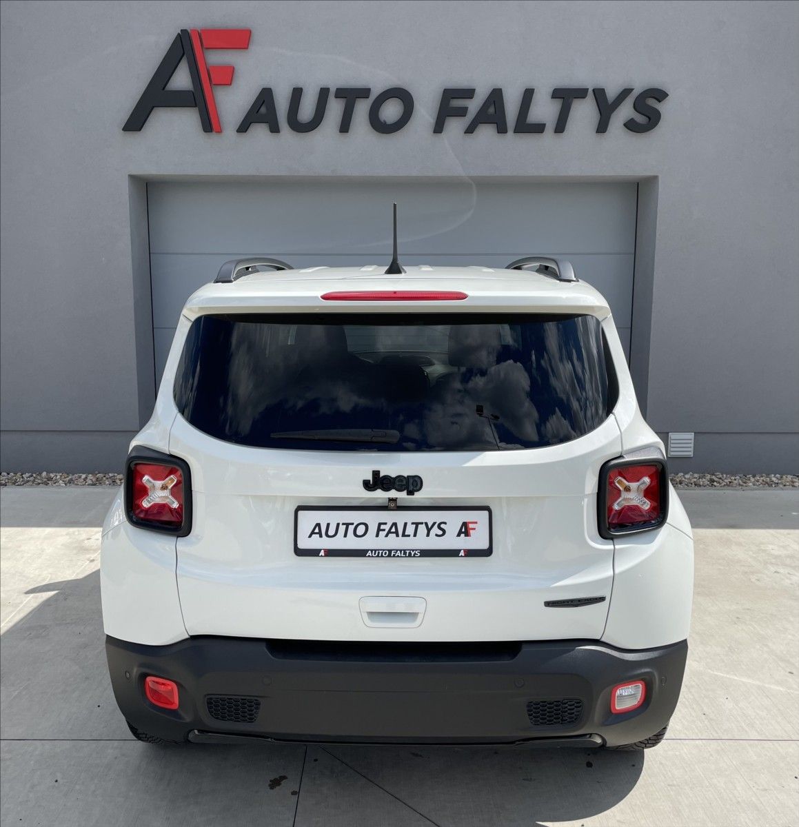 Jeep Renegade, 1,3 i T 110KW AUTOMAT ČR. - fotka 4