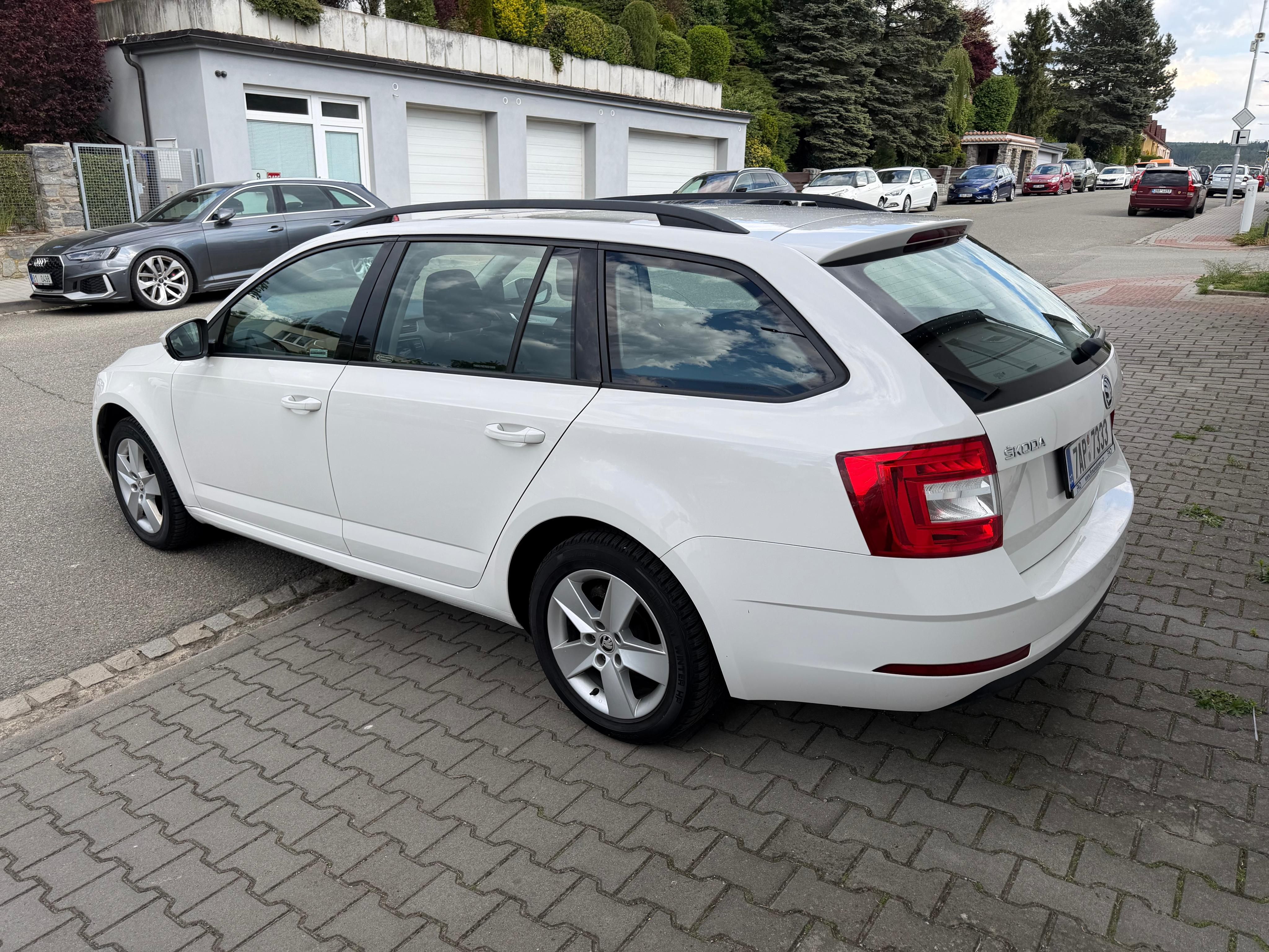 Škoda Octavia - fotka 3