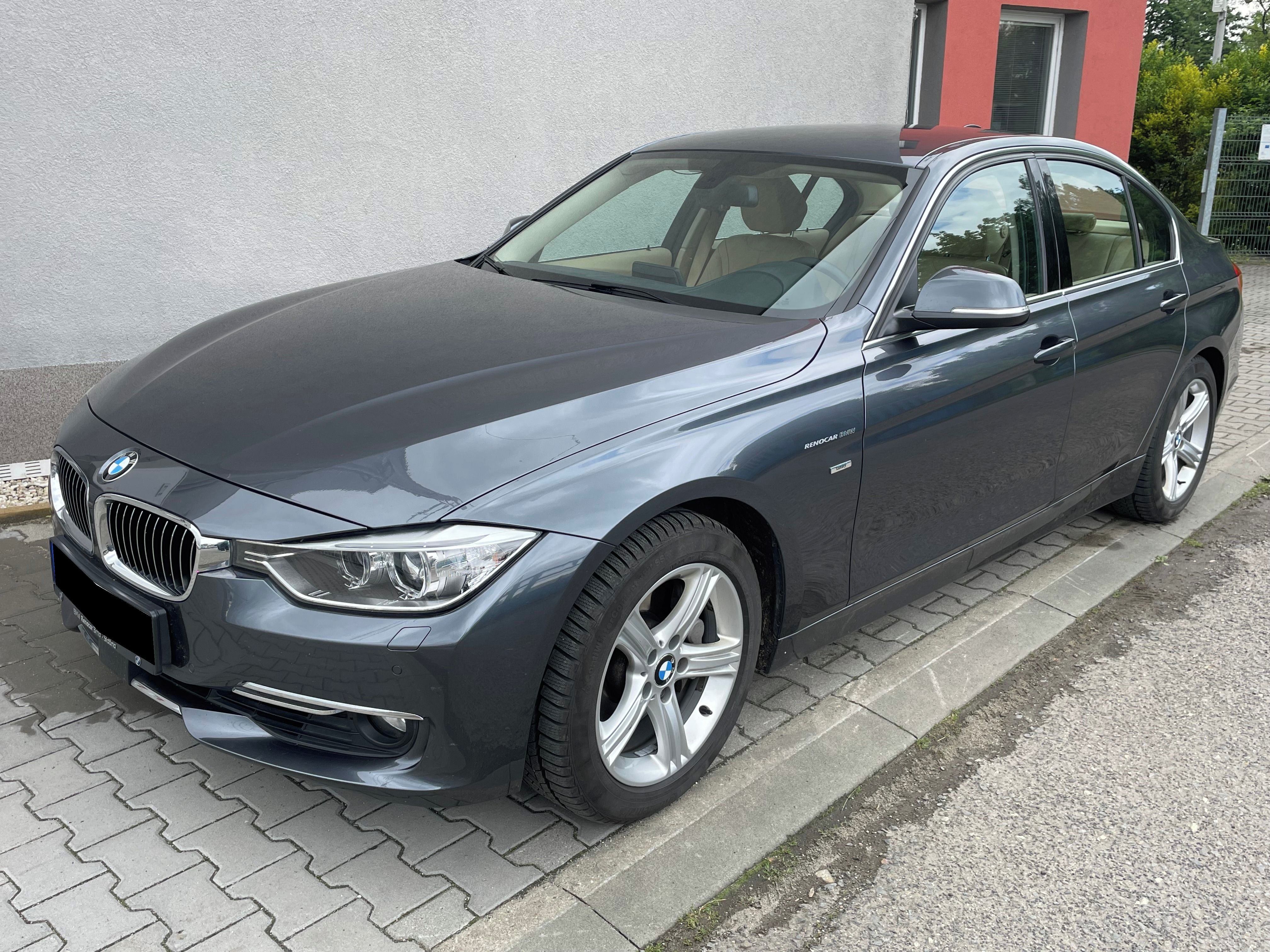 BMW Řada 3, 335i xDrive Luxury Line - fotka 2