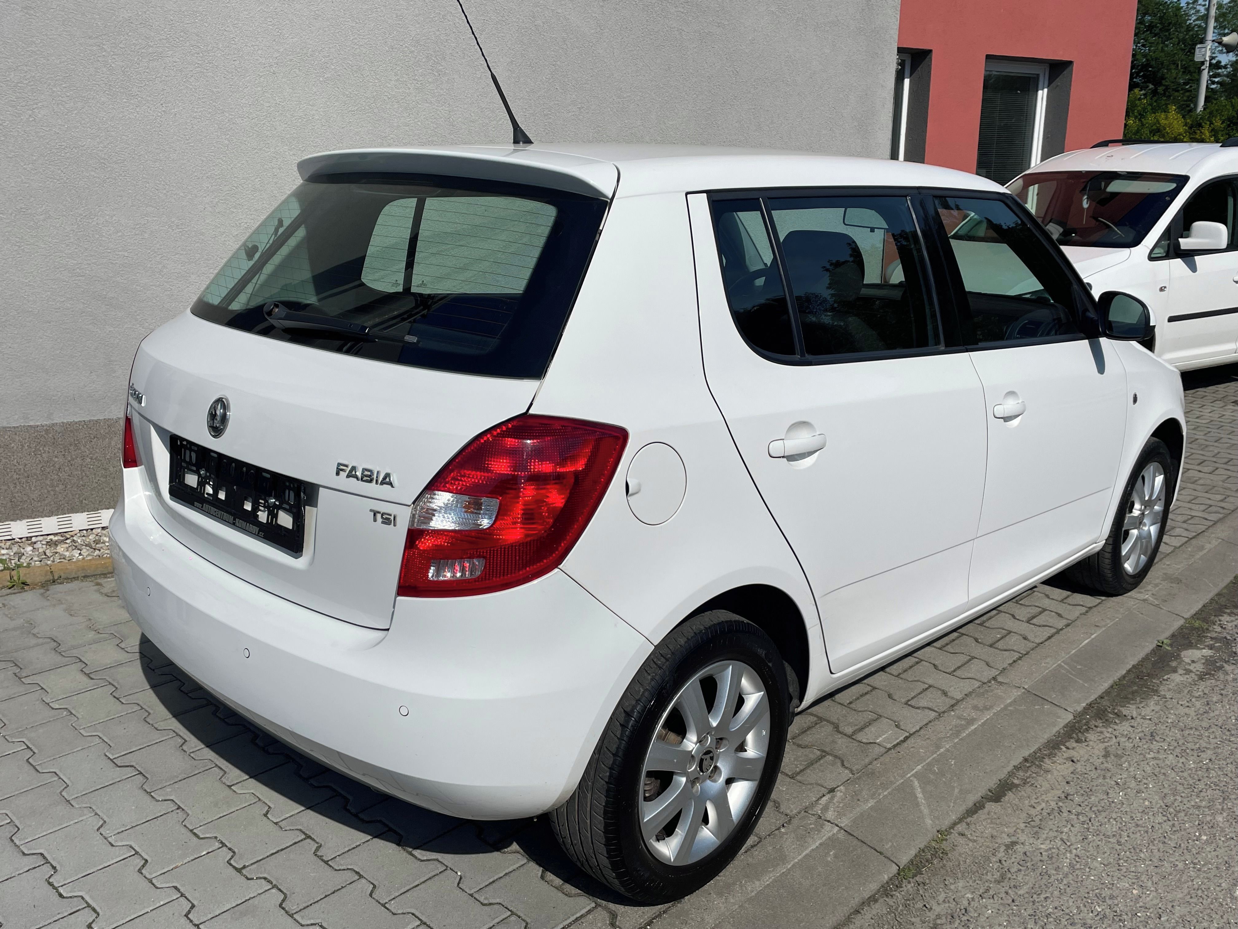 Škoda Fabia, 1.2 TSI 63kW Elegance Webasto - fotka 6