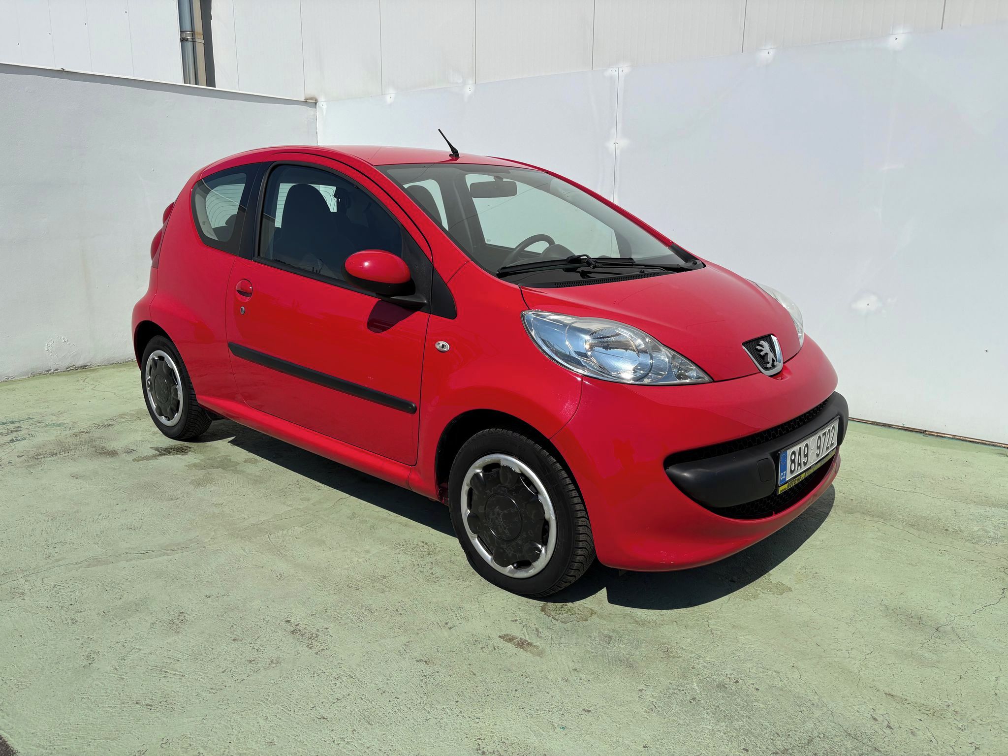 Peugeot 107, 1.0i, 50kW, ČR