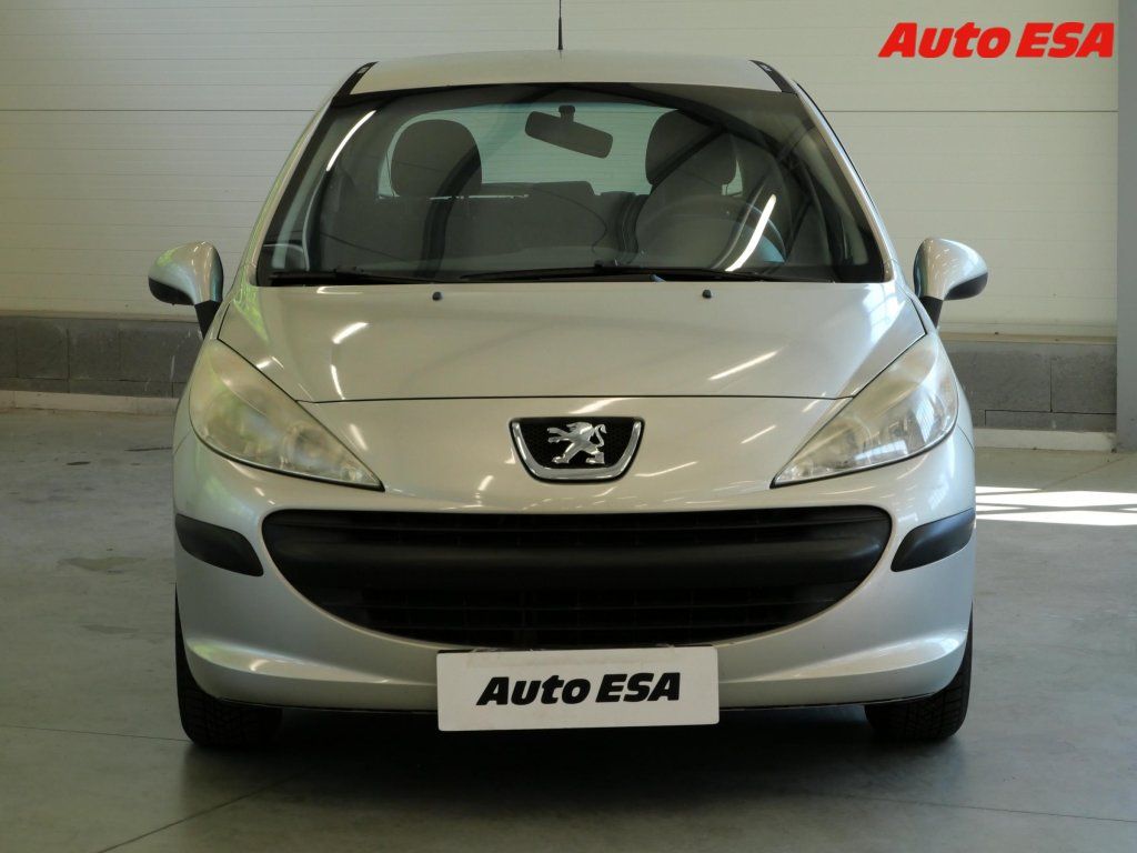 Peugeot 207, 1.4i,1.maj,ČR - fotka 2
