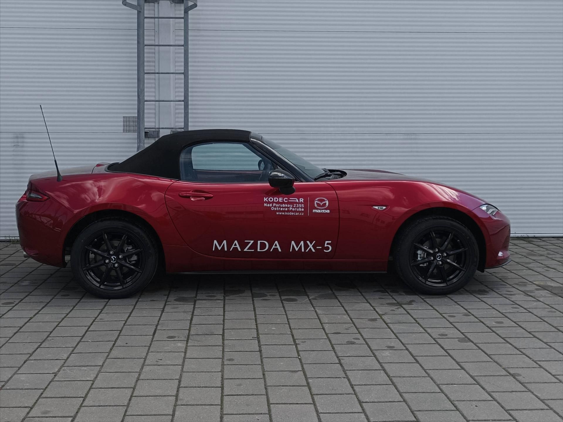Mazda MX-5, 1,5 Skyactiv-G 132k 6MAN 4x2 - fotka 6