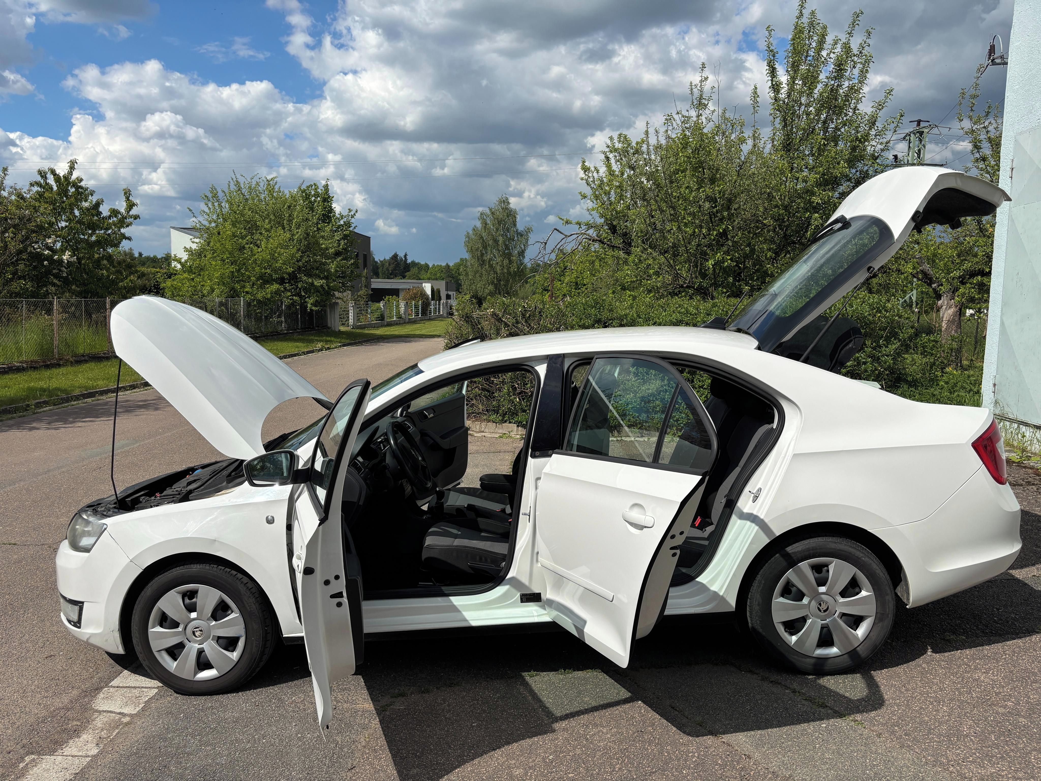 Škoda Rapid, Škoda Rapid 1.6 TDI 77 kW - fotka 4