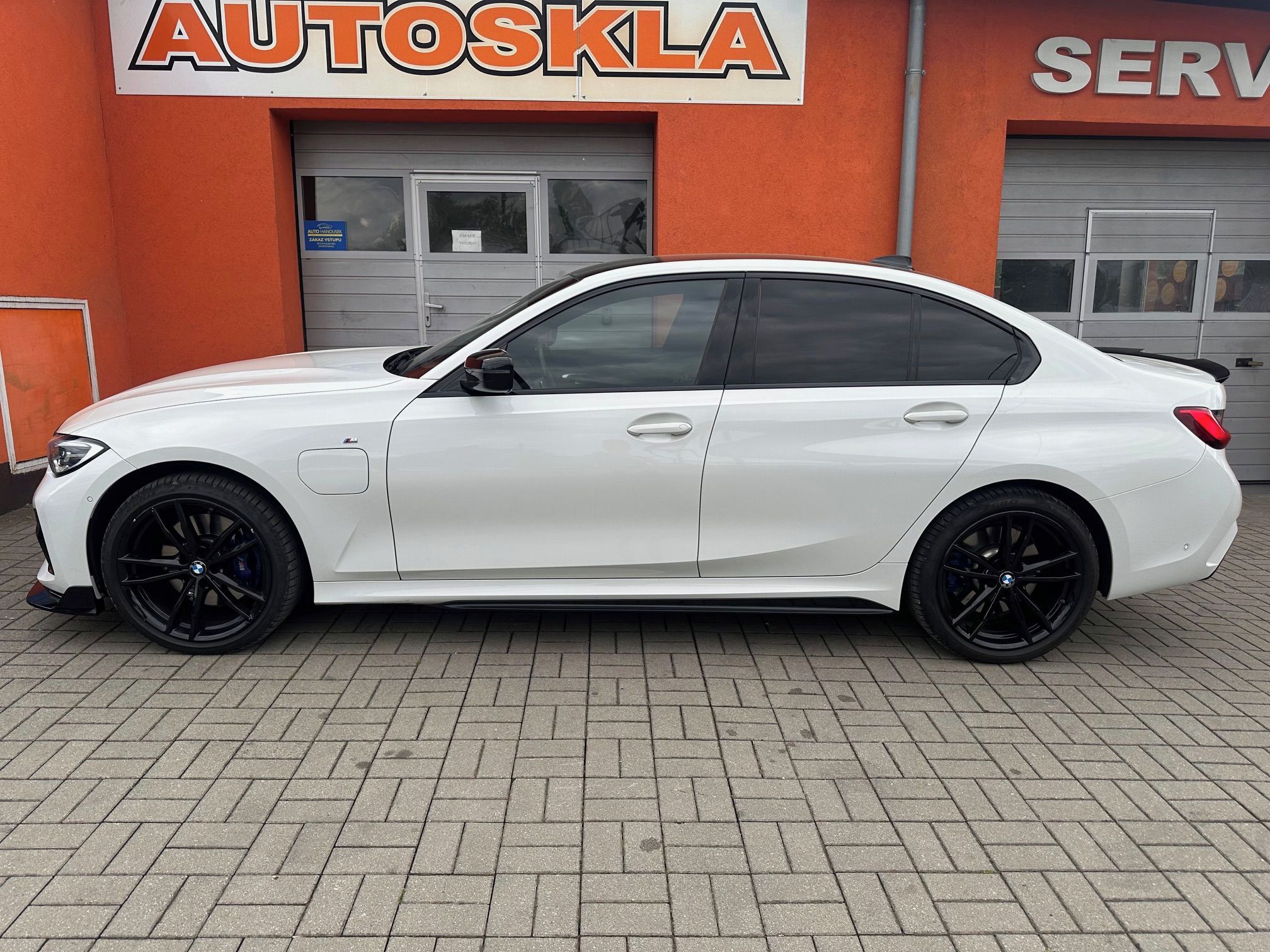 BMW Řada 3, e 215KW M-paket - fotka 3