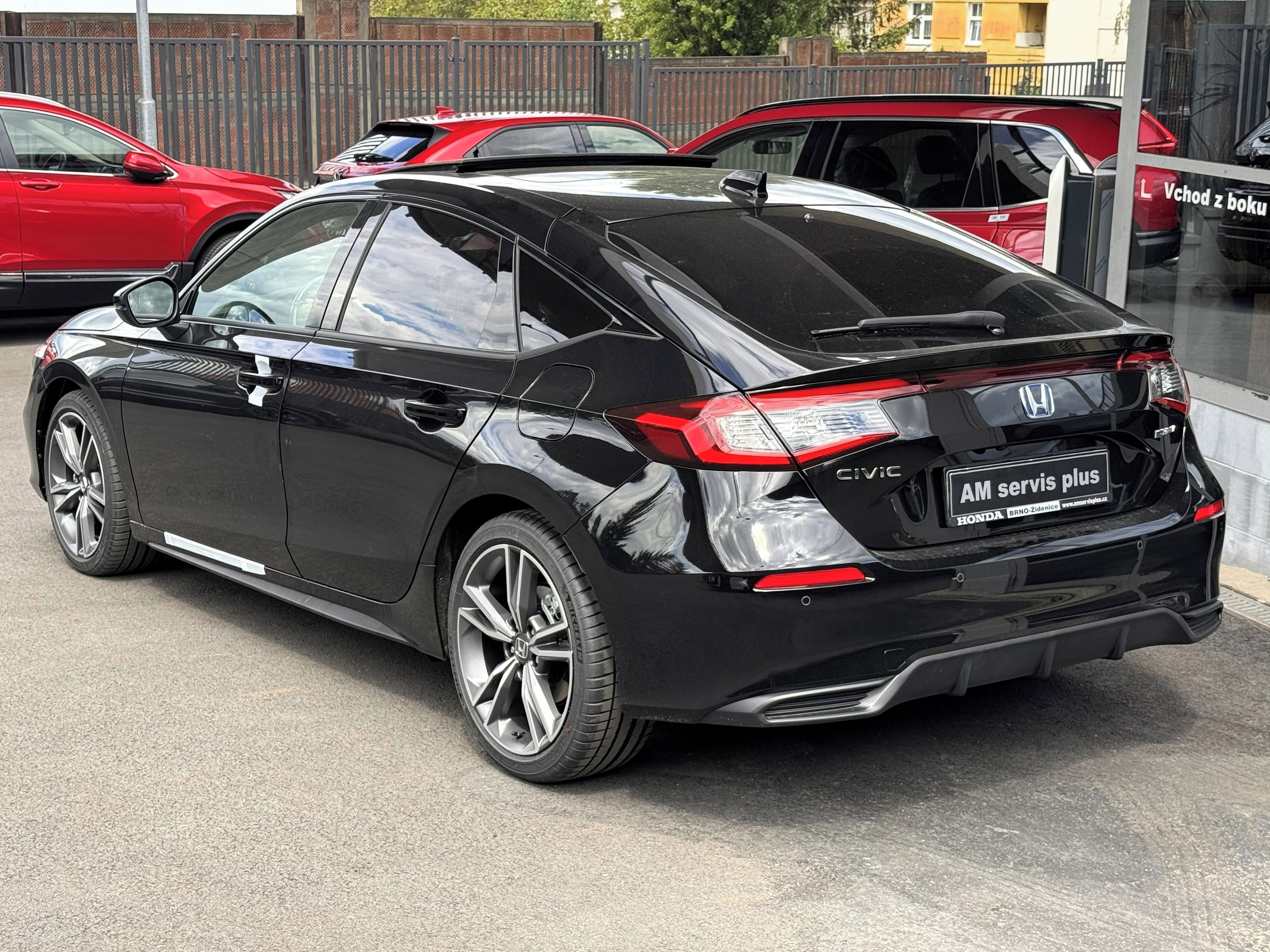 Honda Civic, 2.0e:HEV Advance - fotka 6