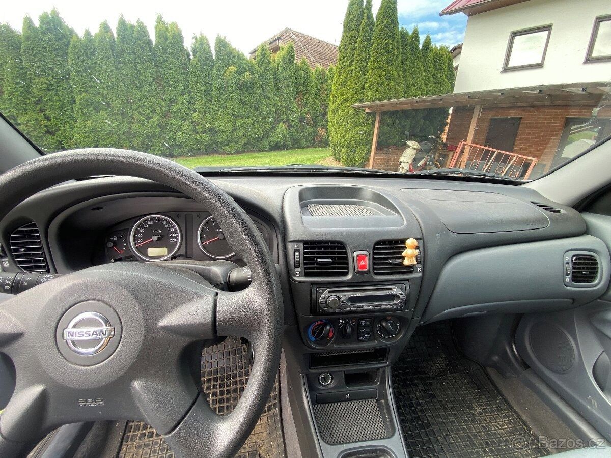 Nissan Almera, Nissan Almera 1.5i - fotka 4