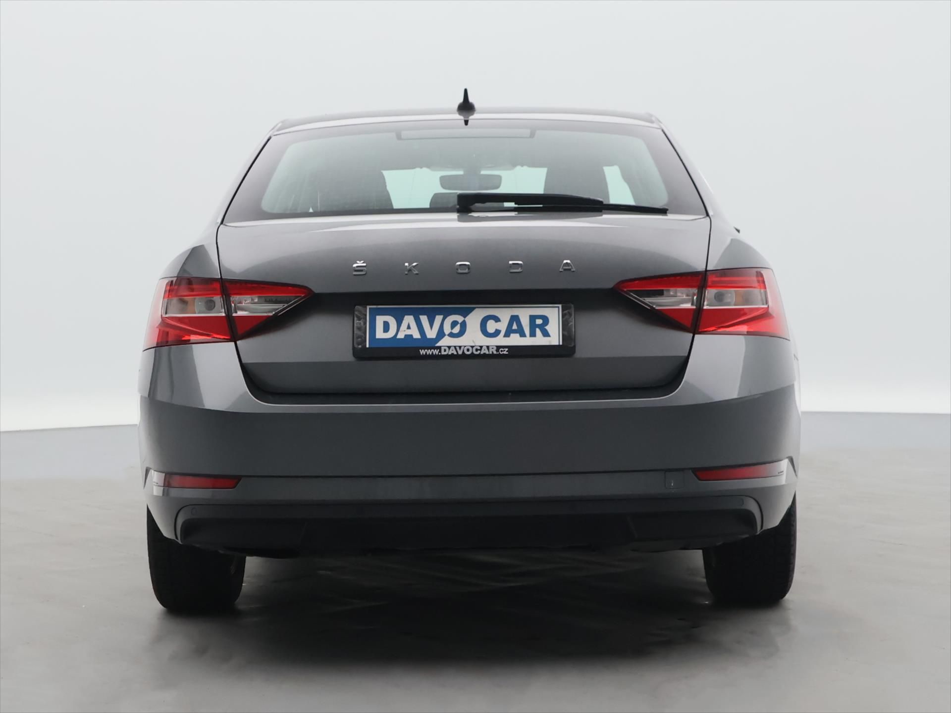 Škoda Superb, 2,0 TDI 110kW Ambition CZ DPH - fotka 6