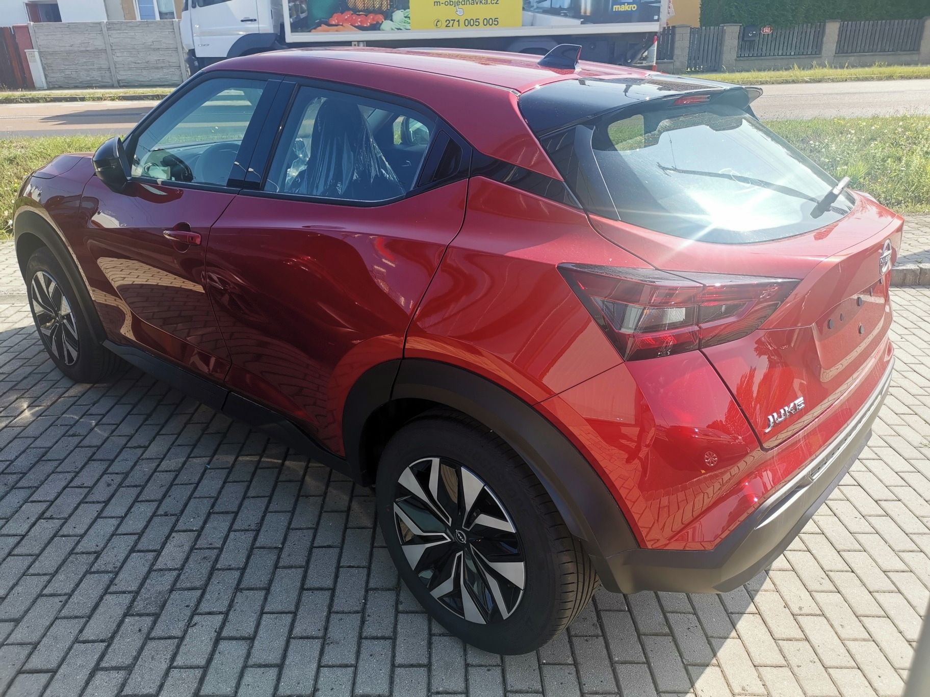 Nissan Juke, 1,0 DiG-T Accenta + Comfort p - fotka 3