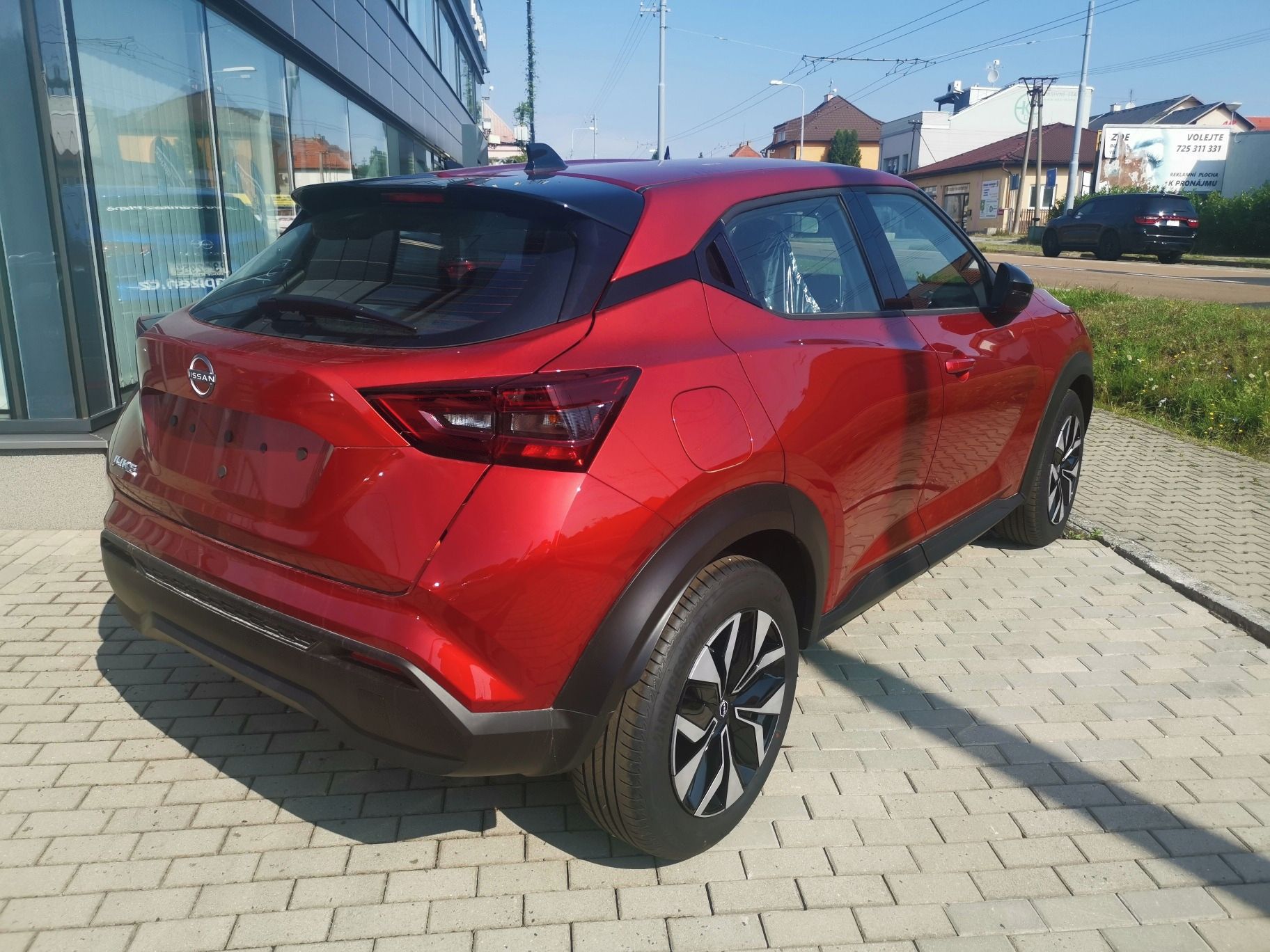 Nissan Juke, 1,0 DiG-T Accenta + Comfort p - fotka 4