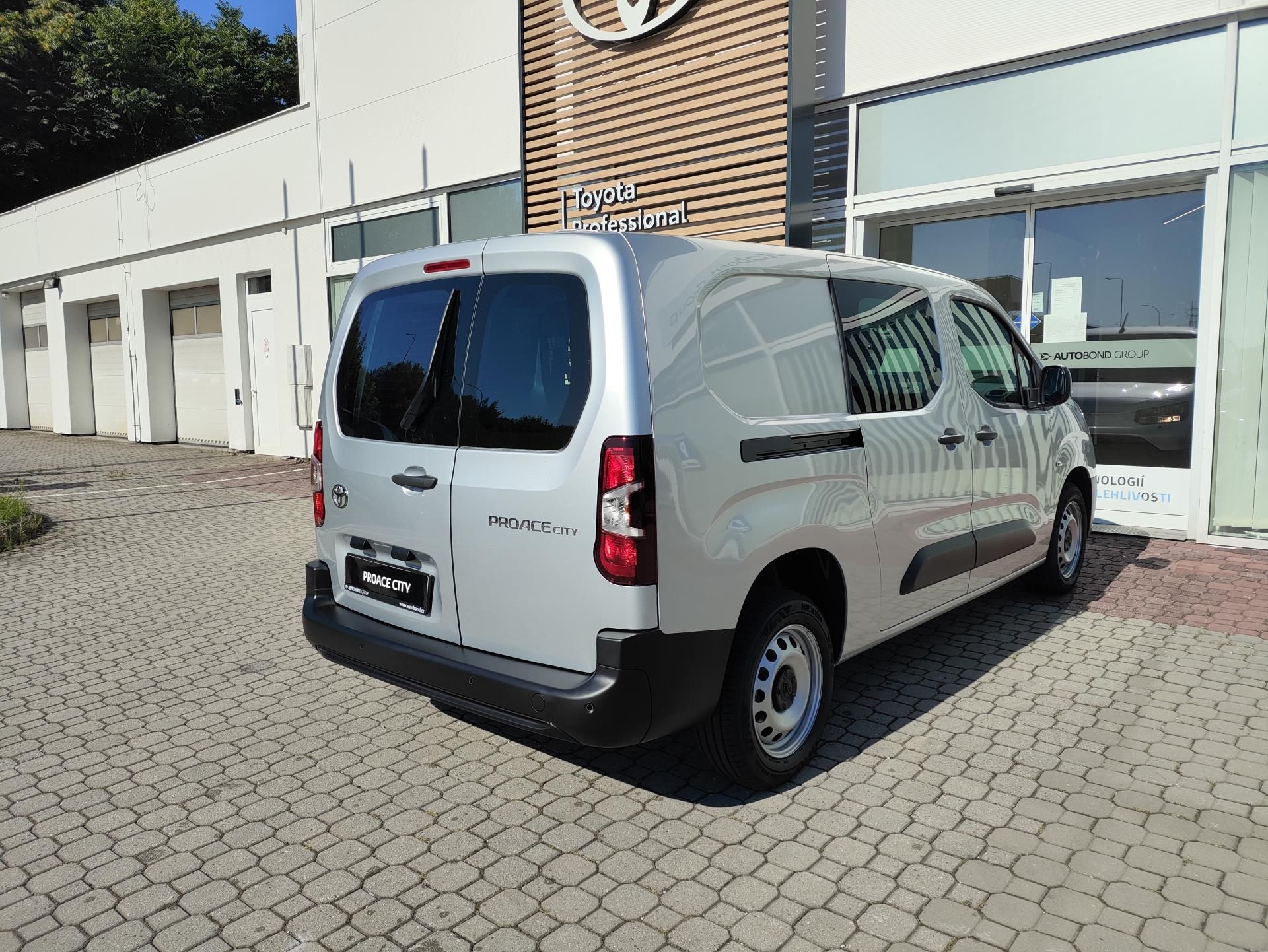Toyota Proace City, 1.5D 6MT CrewCab 5S Comfort - fotka 6