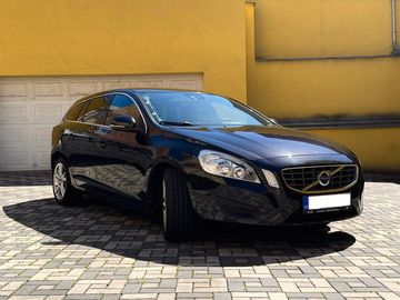 Prodám Volvo V60 D3 automat
