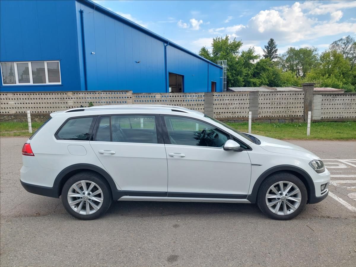 Volkswagen Golf, 2,0 TDi Alltrack 4motion - fotka 4