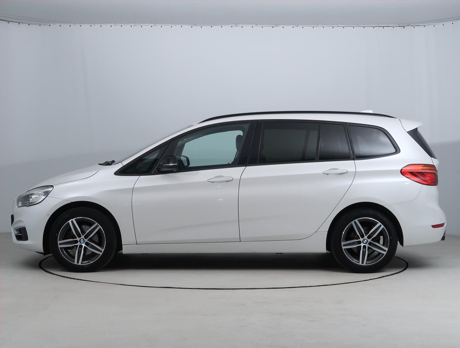 BMW Řada 2, 218d Gran Tourer, Automat - fotka 3