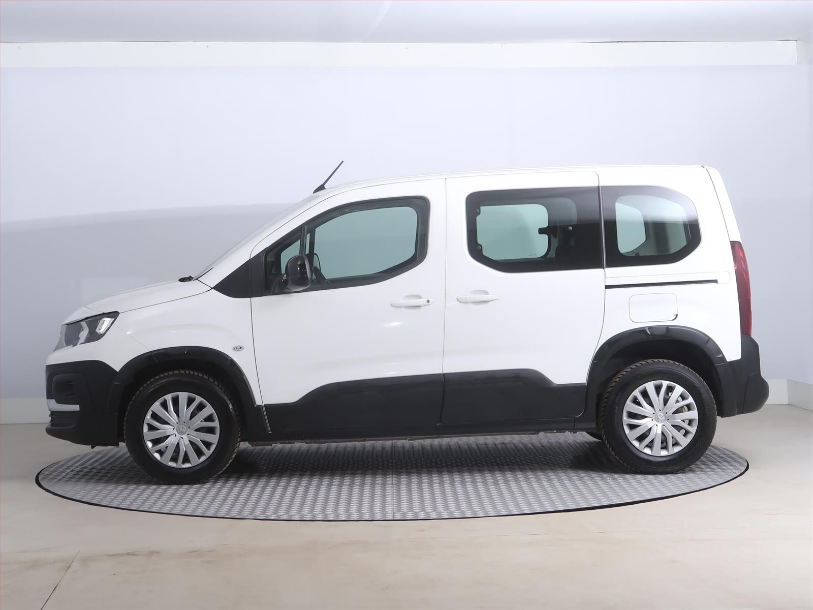 Peugeot Rifter, 1.5 BlueHDi, Active, 5Míst - fotka 3