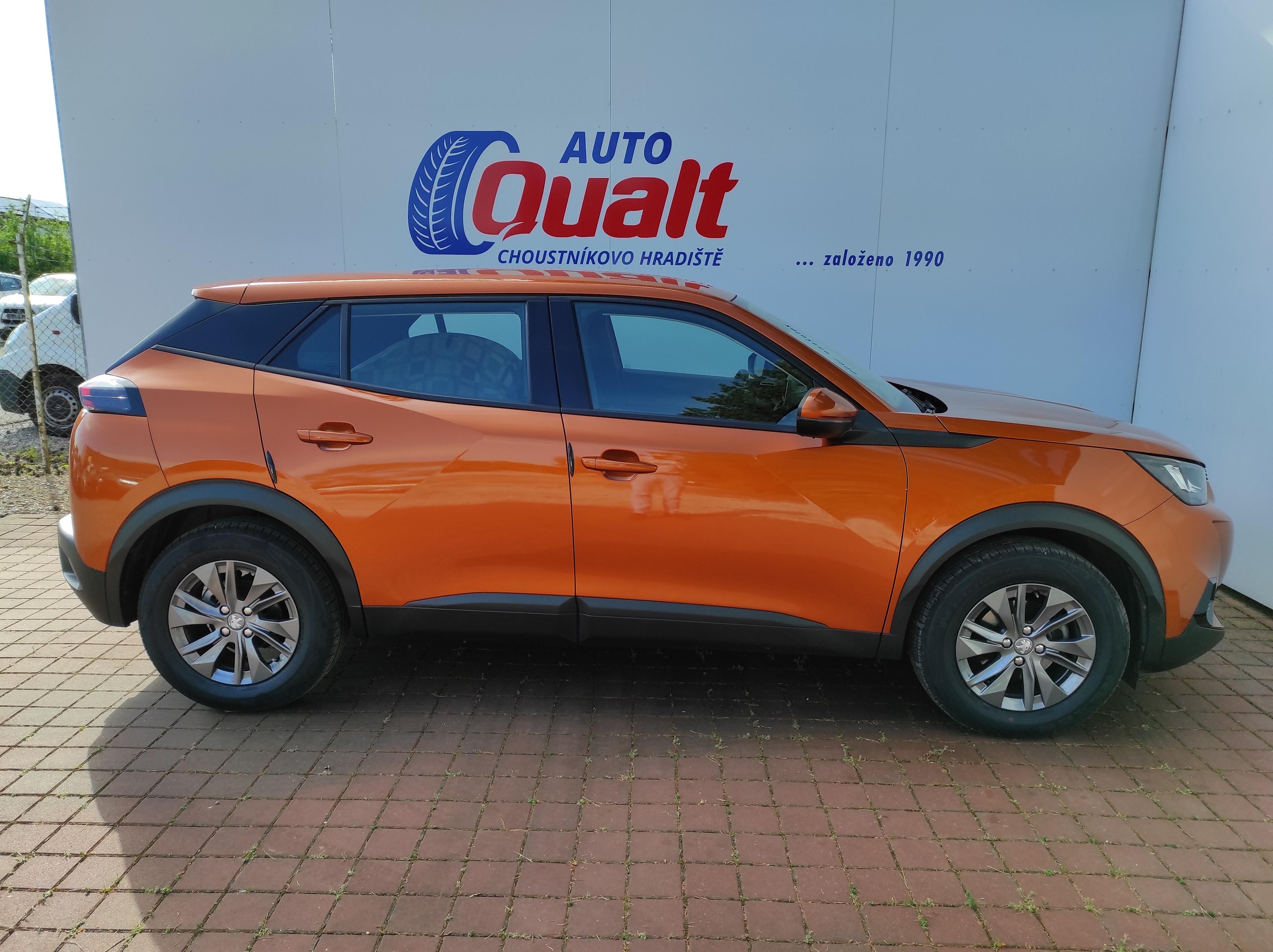 Peugeot 2008, 1.2 ČR, SERVISKA, 47 tis. Km - fotka 4
