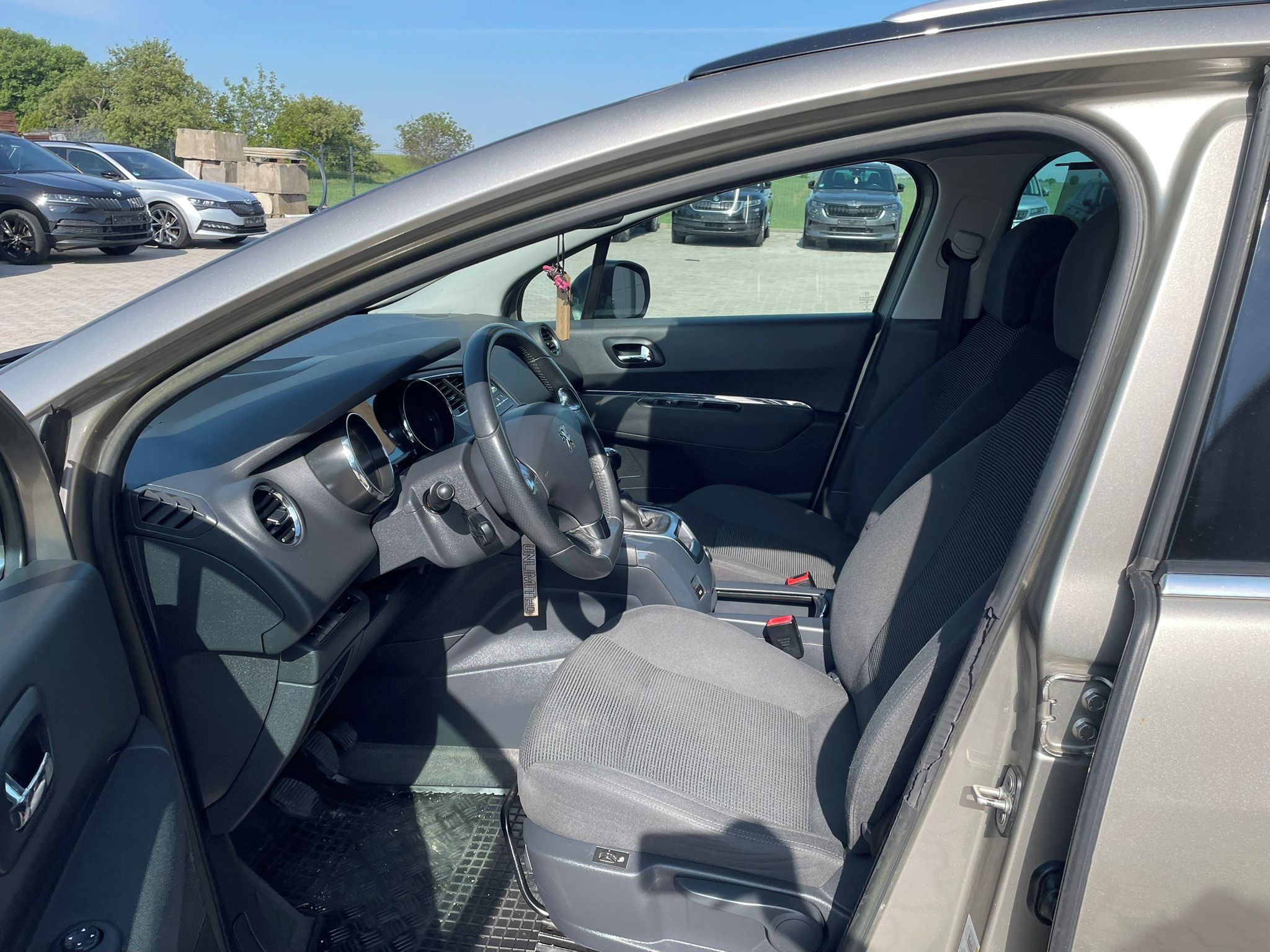 Peugeot 5008, 1.6Hdi 84kw, vyhřívaná.sedadla - fotka 5