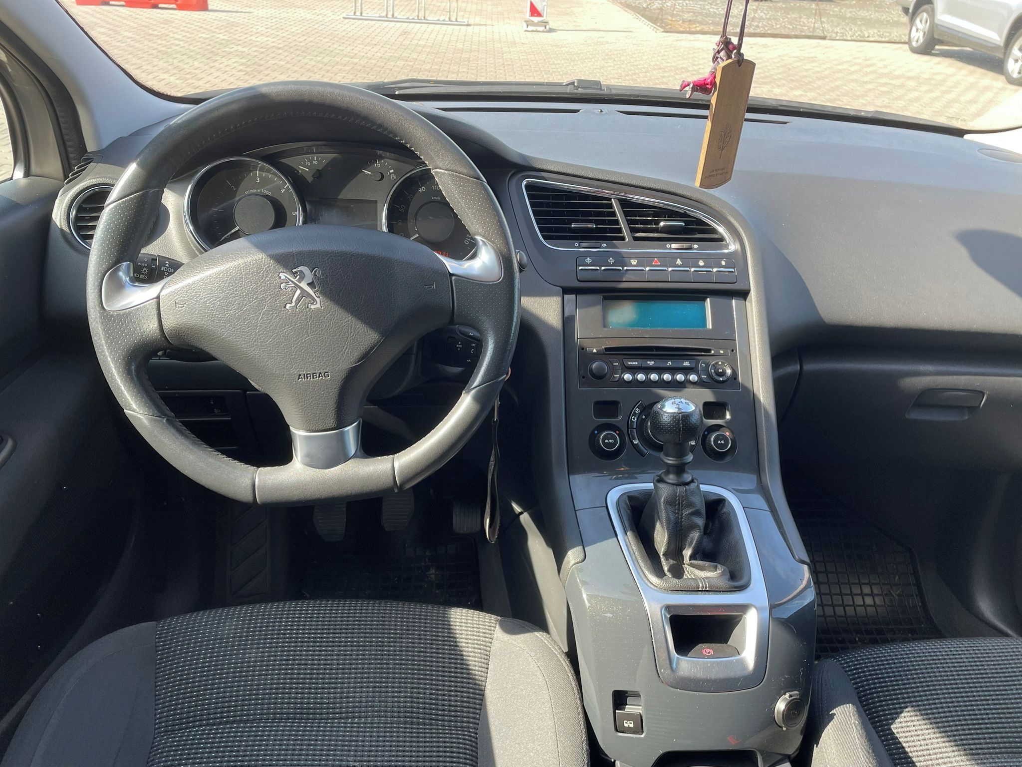 Peugeot 5008, 1.6Hdi 84kw, vyhřívaná.sedadla - fotka 6