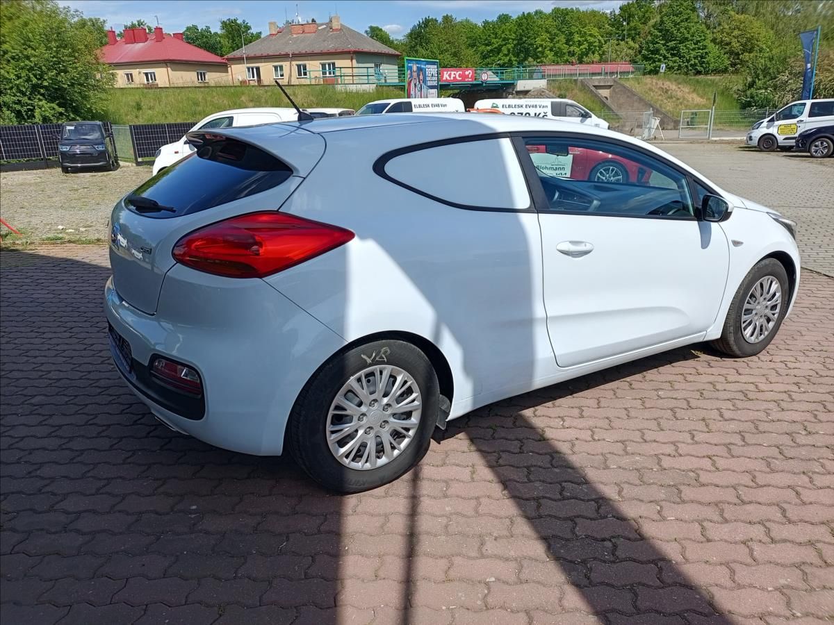 Kia Cee´d, 1,4 CRDi  VAN - fotka 5