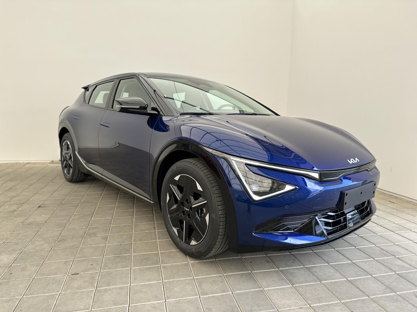 Kia EV6, 168kW EARTH 168 KW + 84 KWH (2 - fotka 2